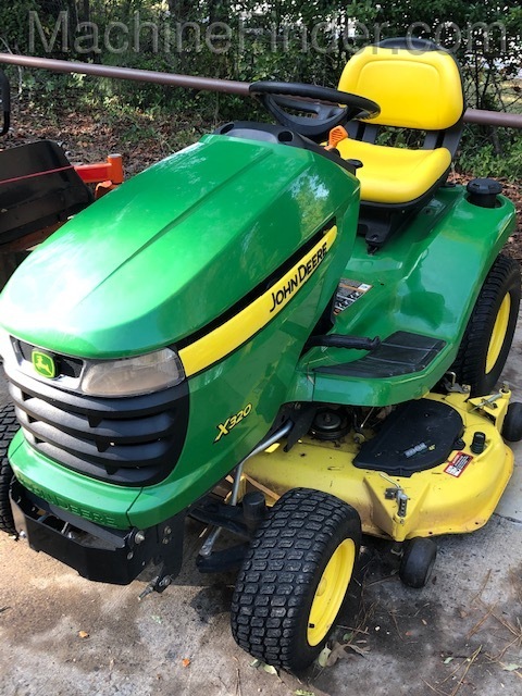 2011 John Deere X320 Image 1