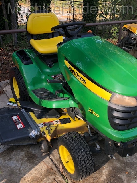 2011 John Deere X320 Image 2