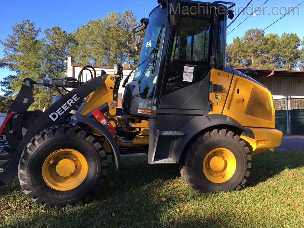 2020 John Deere 244L Image 3