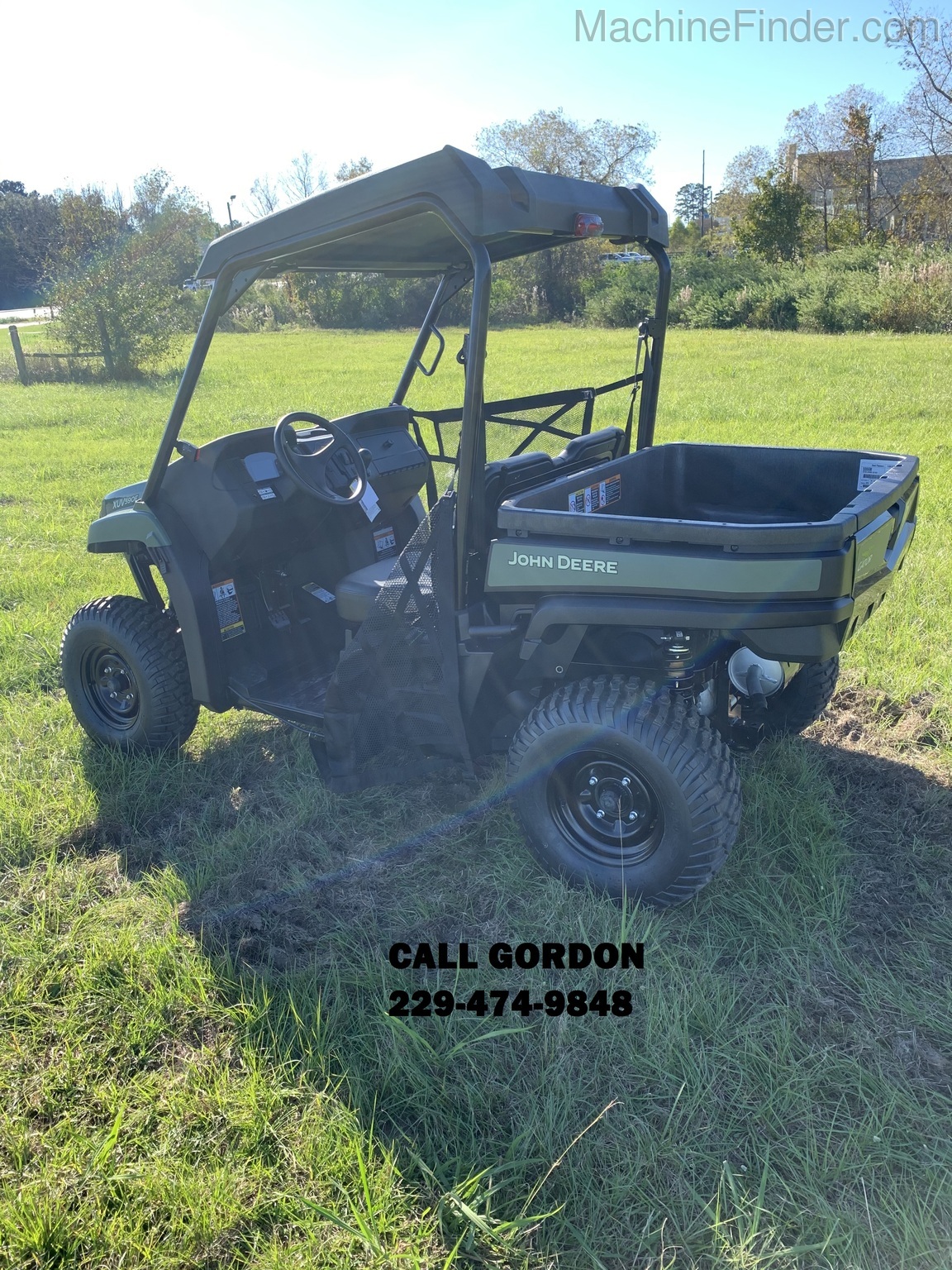 2021 John Deere XUV590E Image 3