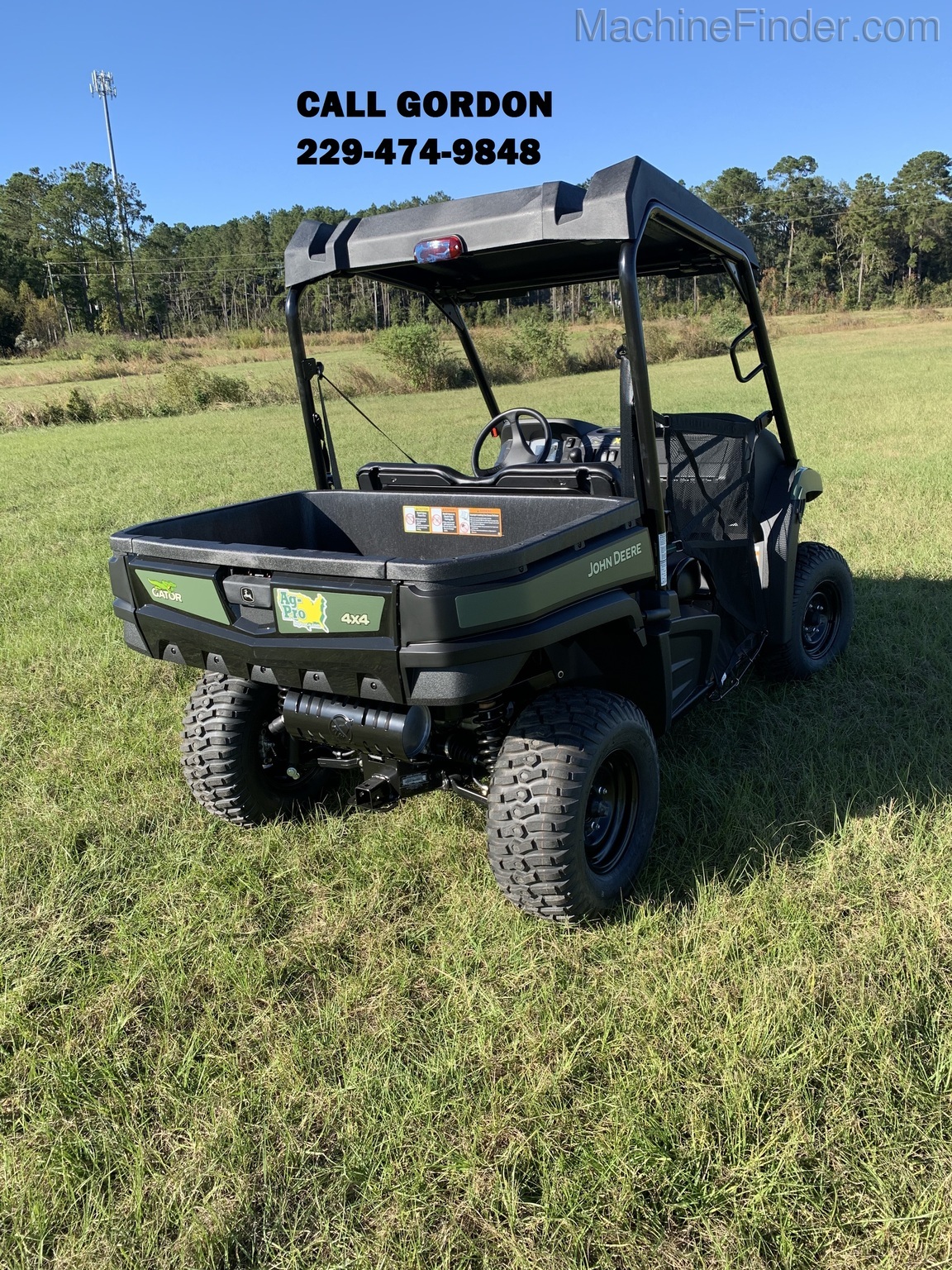 2021 John Deere XUV590E Image 4