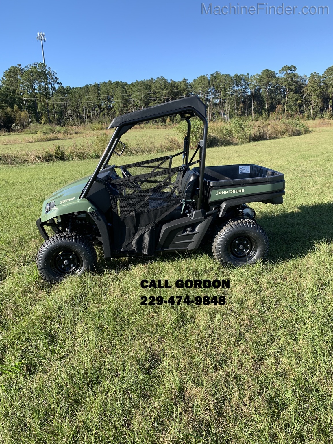 2021 John Deere XUV590E Image 11