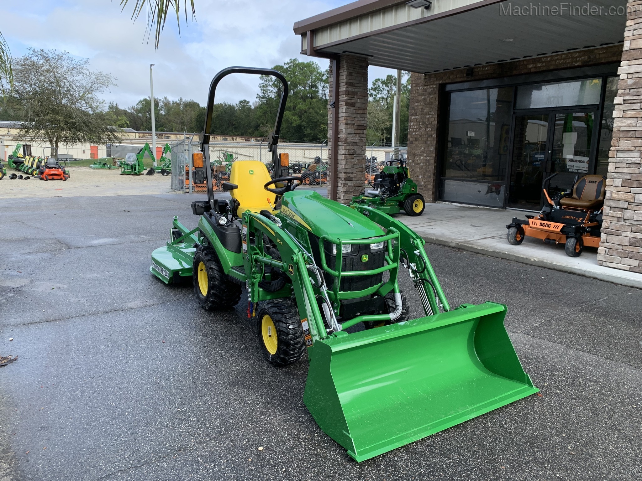 2020 John Deere 1025R Image 3