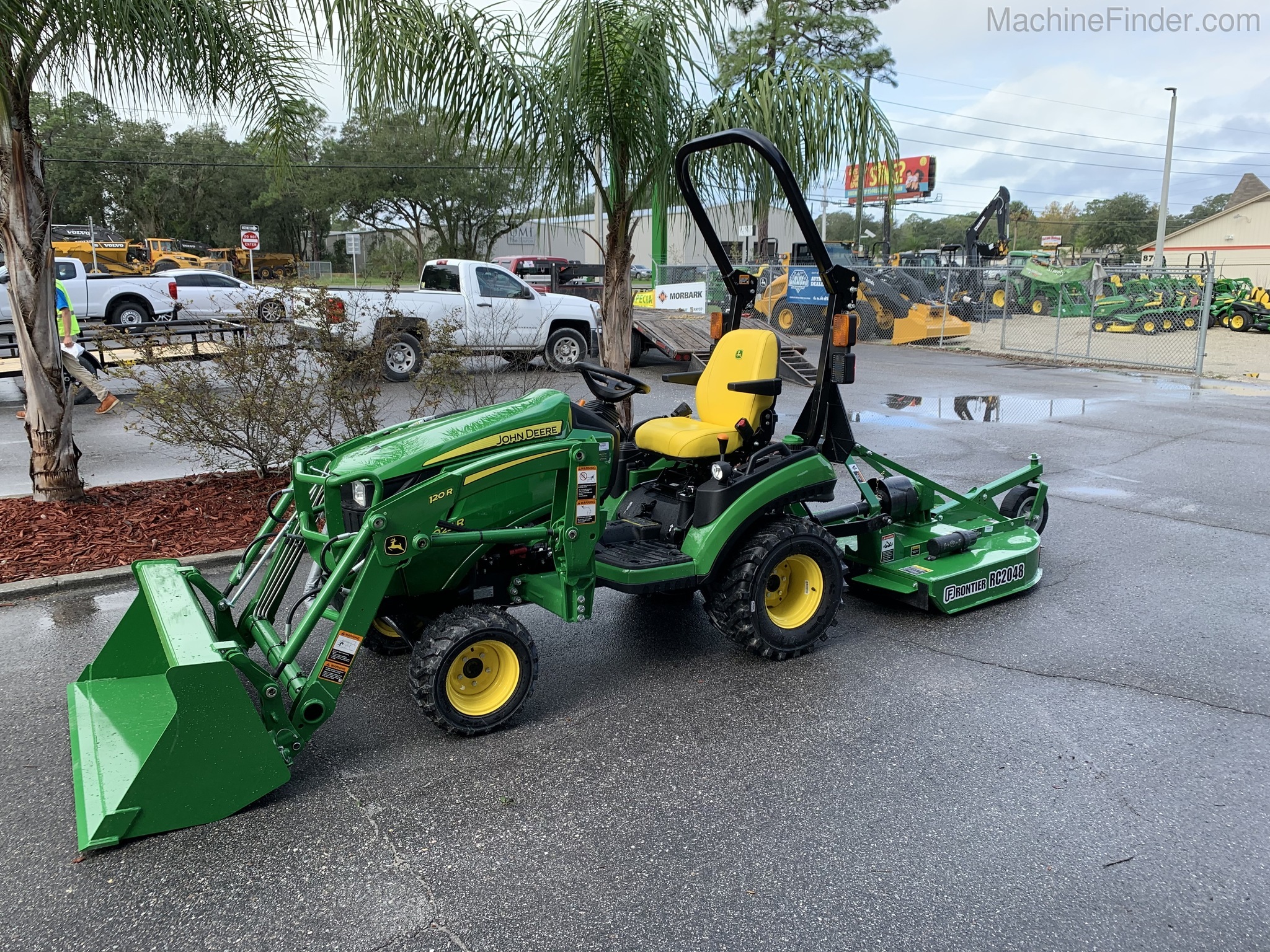 2020 John Deere 1025R Image 1