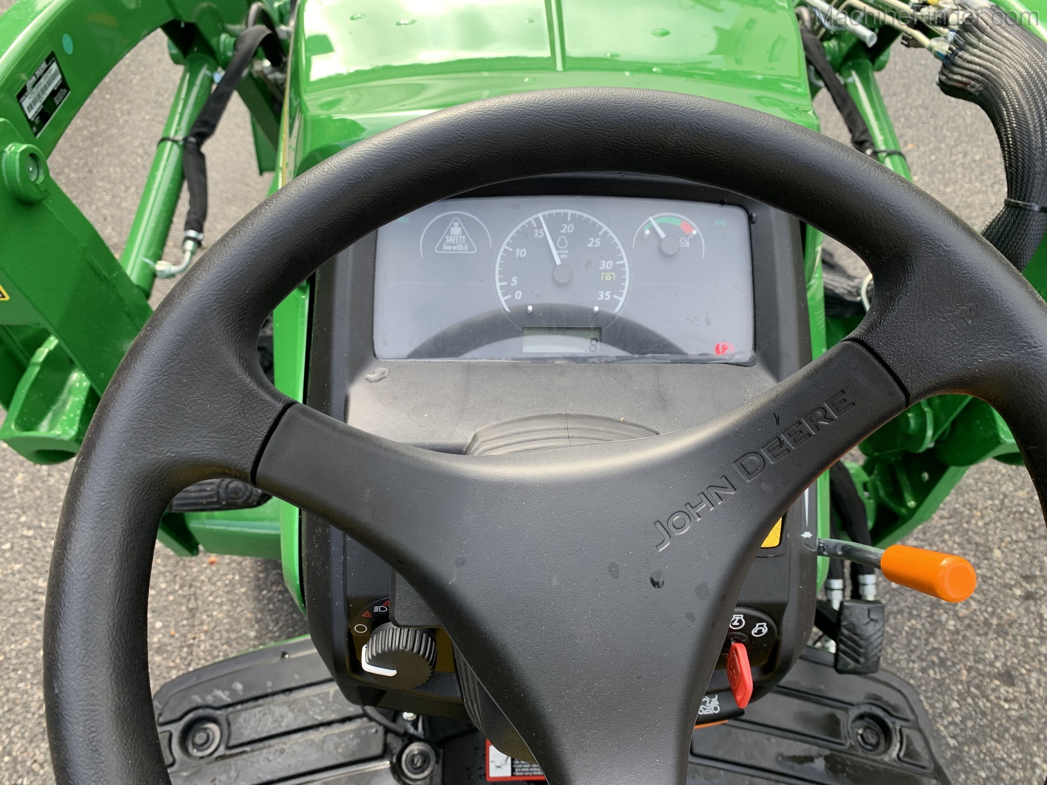 2020 John Deere 1025R Image 13