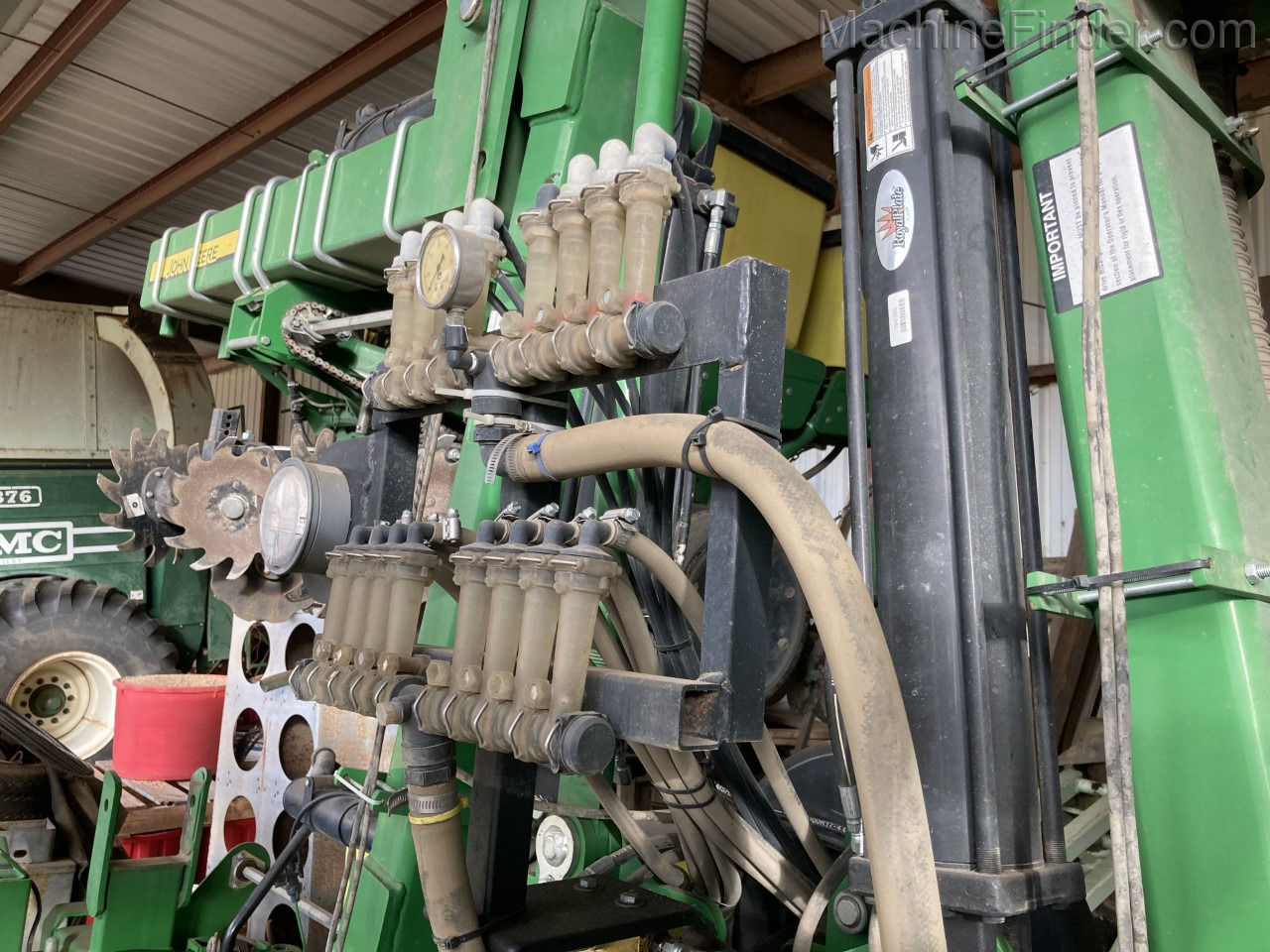 2015 John Deere 1725 Image 13