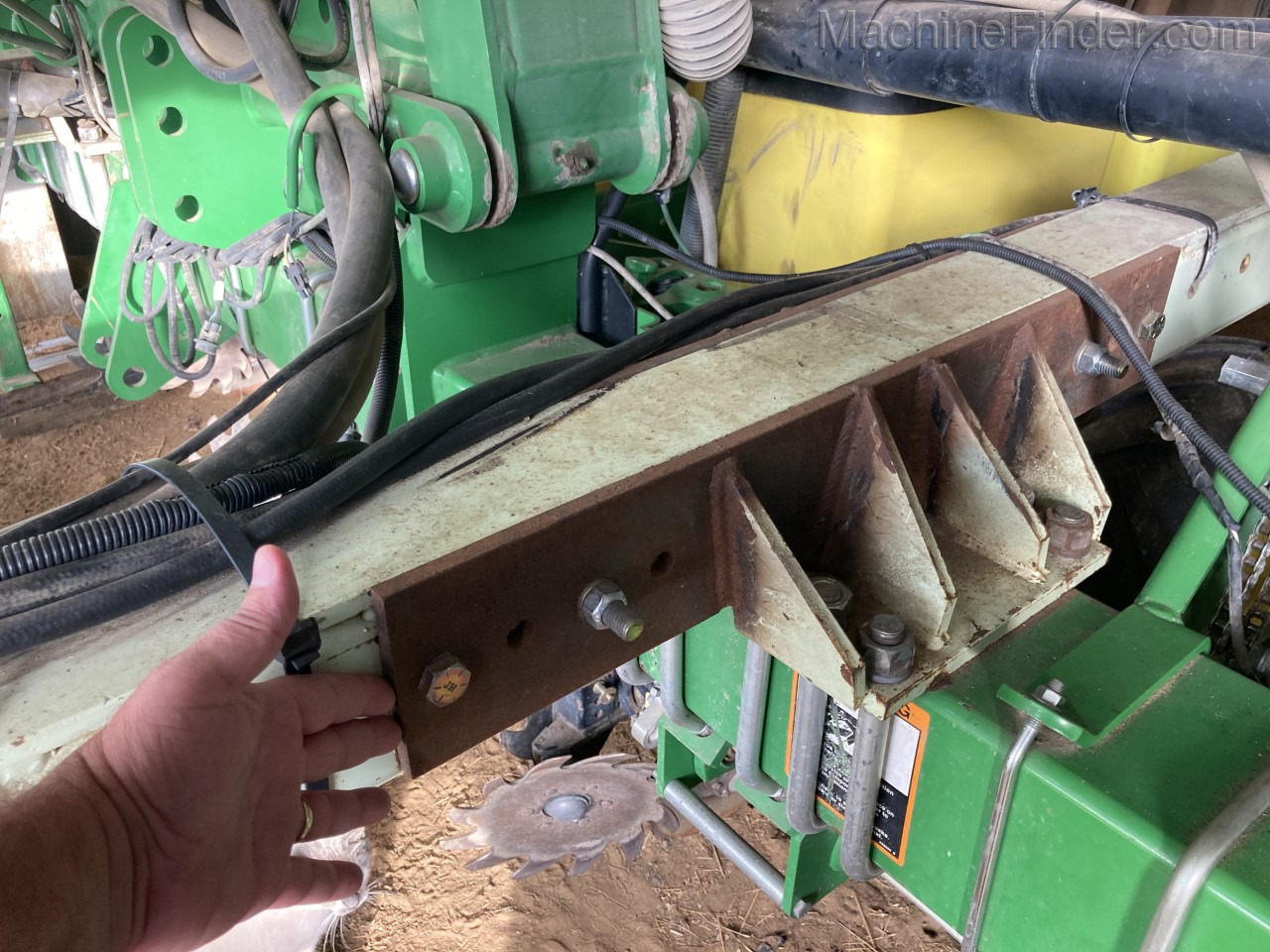 2015 John Deere 1725 Image 11