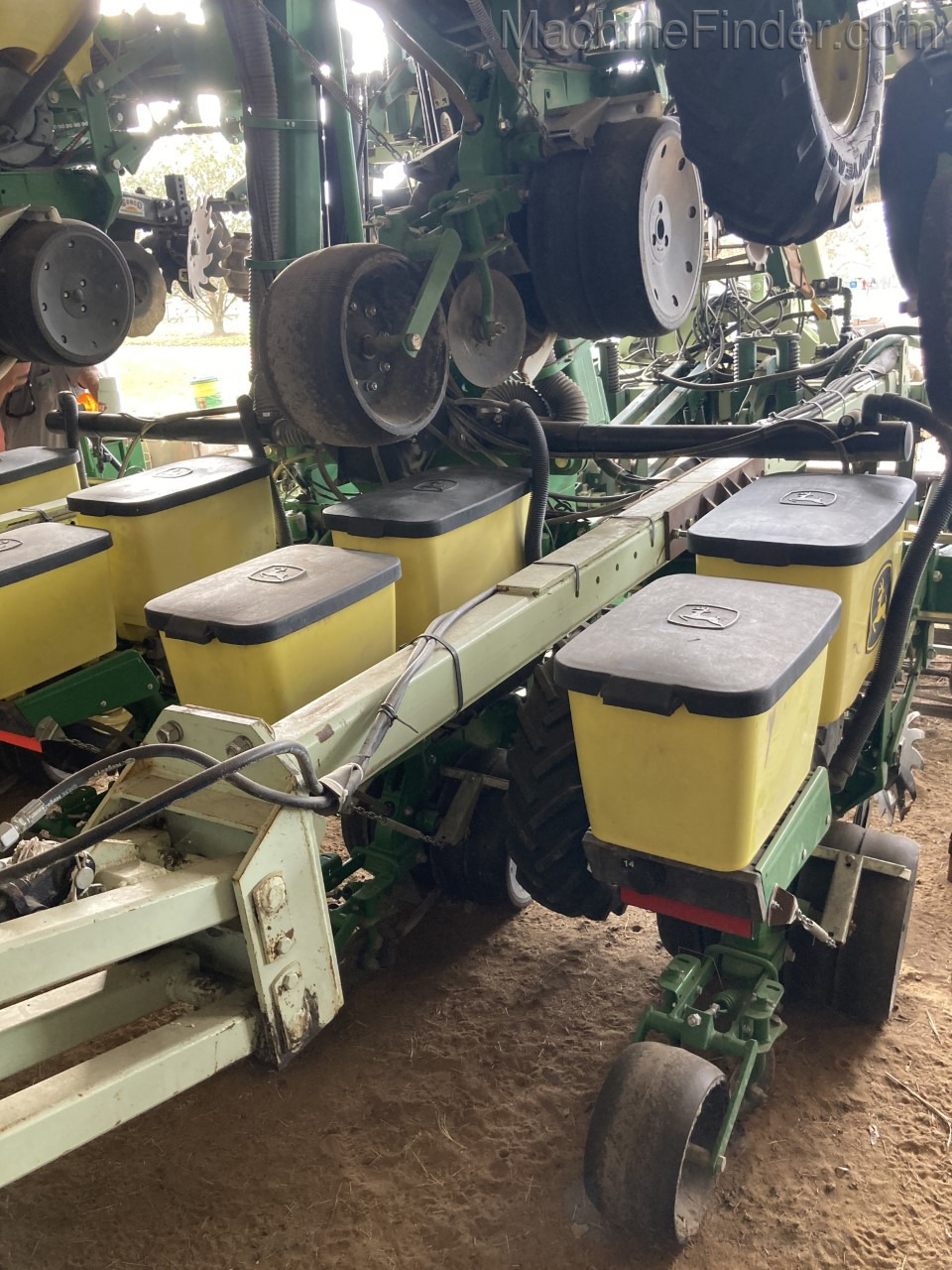 2015 John Deere 1725 Image 18