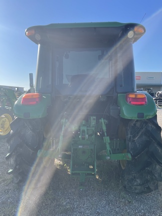2018 John Deere 5055E Image 4