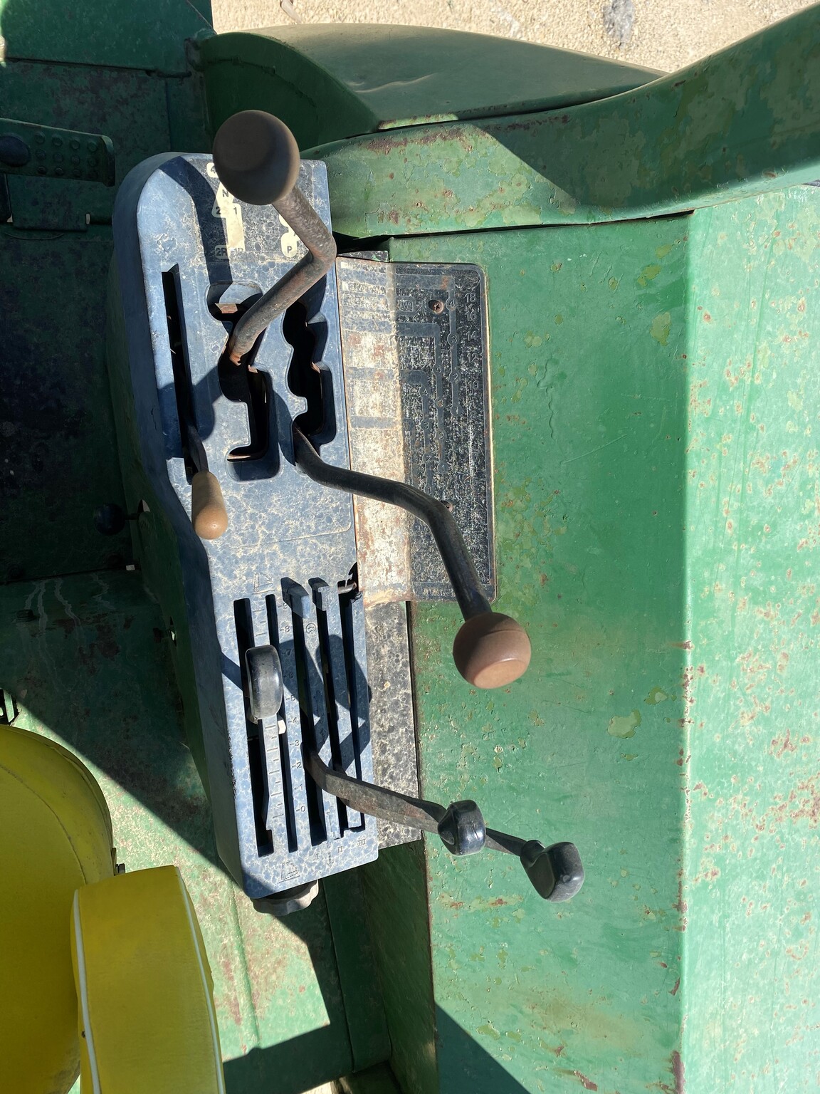 John Deere 4030 Image 5
