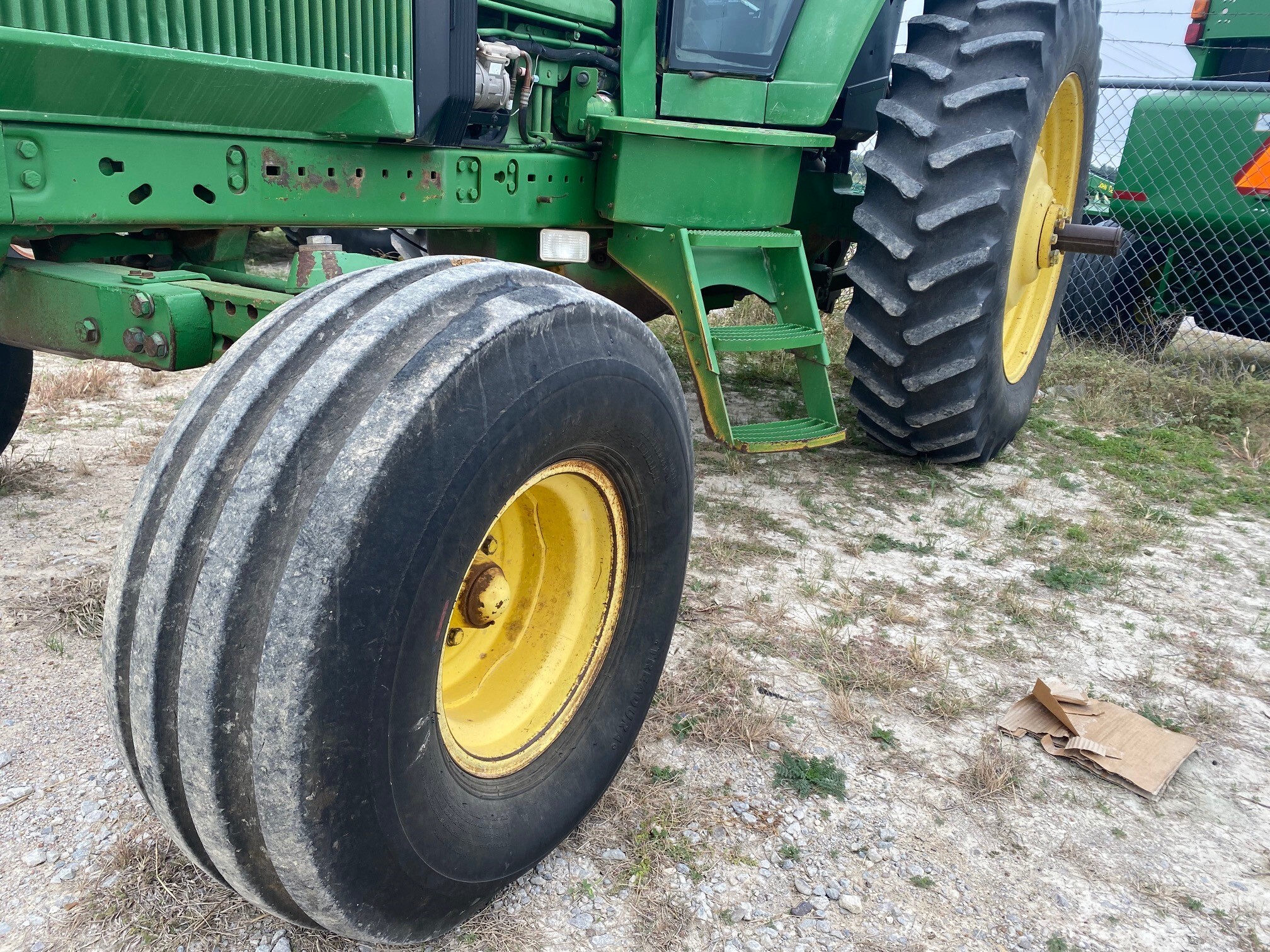 John Deere 4560 Image 3