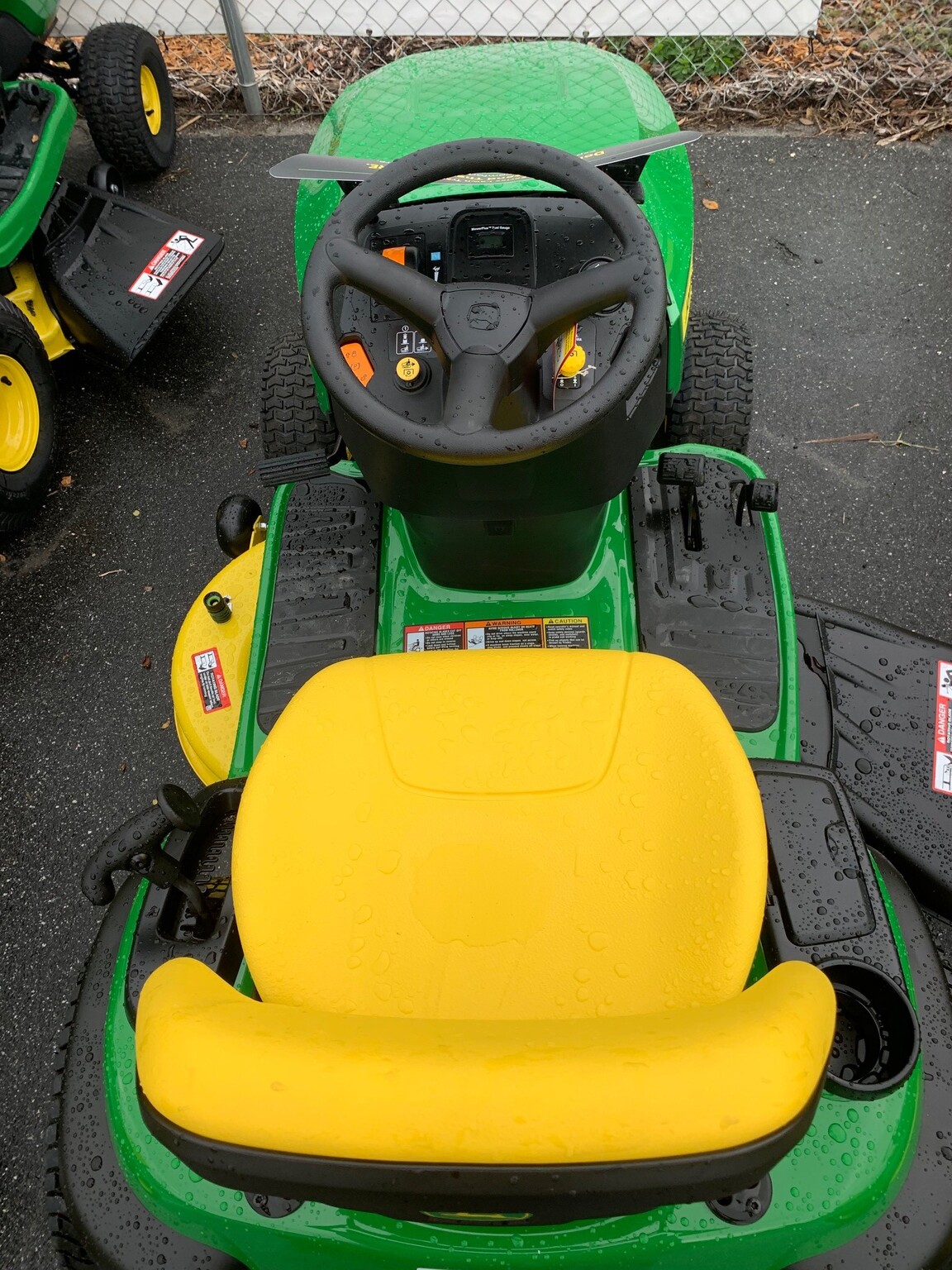 John Deere S130 Lawn & Garden Tractors Crystal River, FL