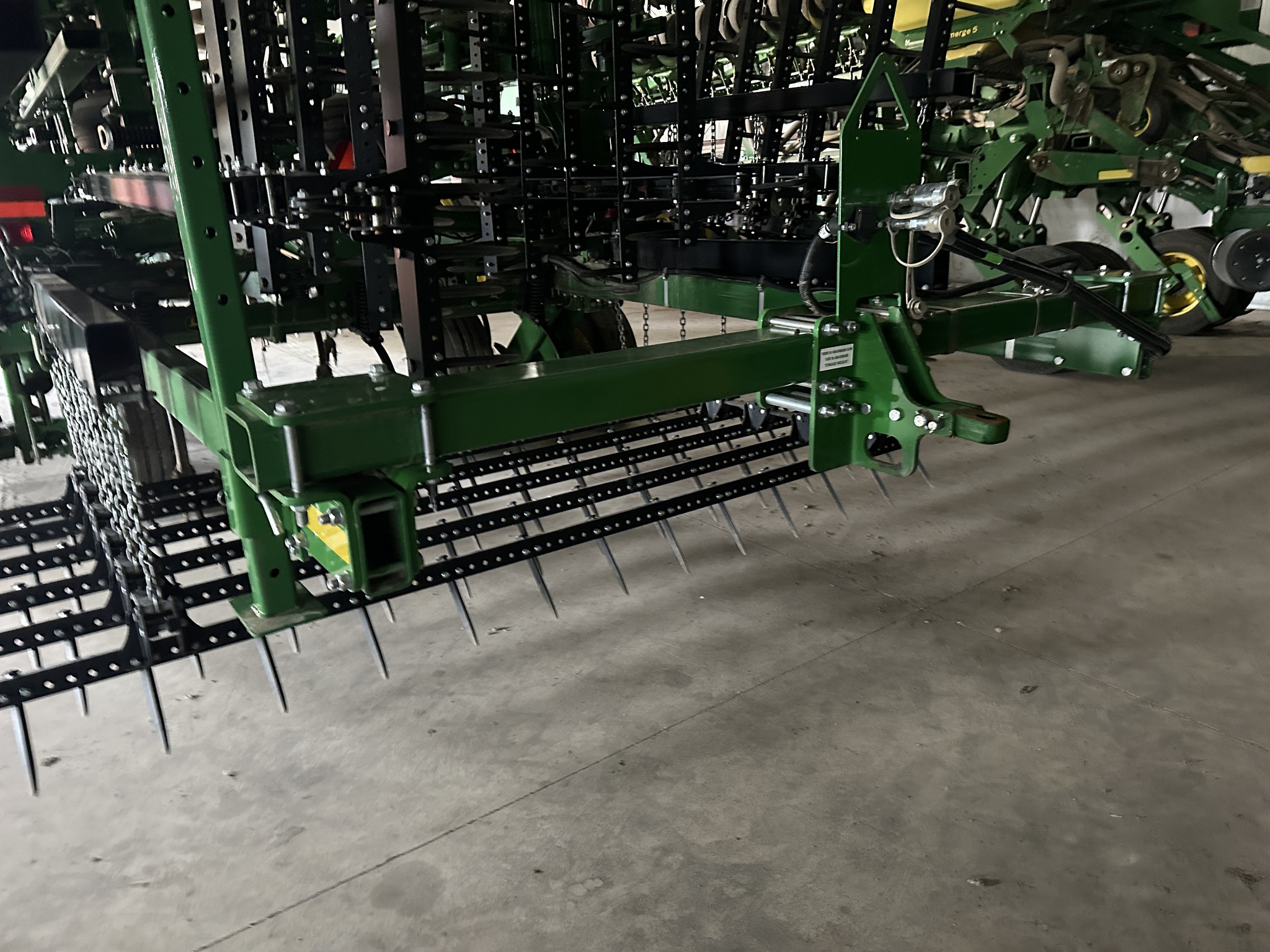 2019 John Deere 2330 Image 4