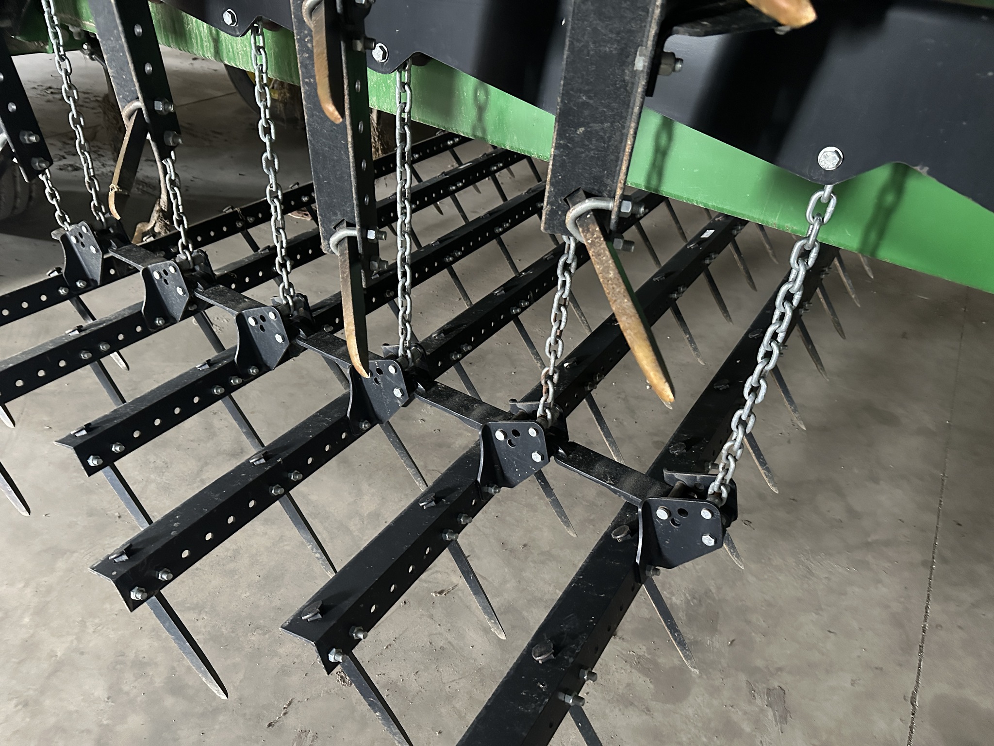 2019 John Deere 2330 Image 5