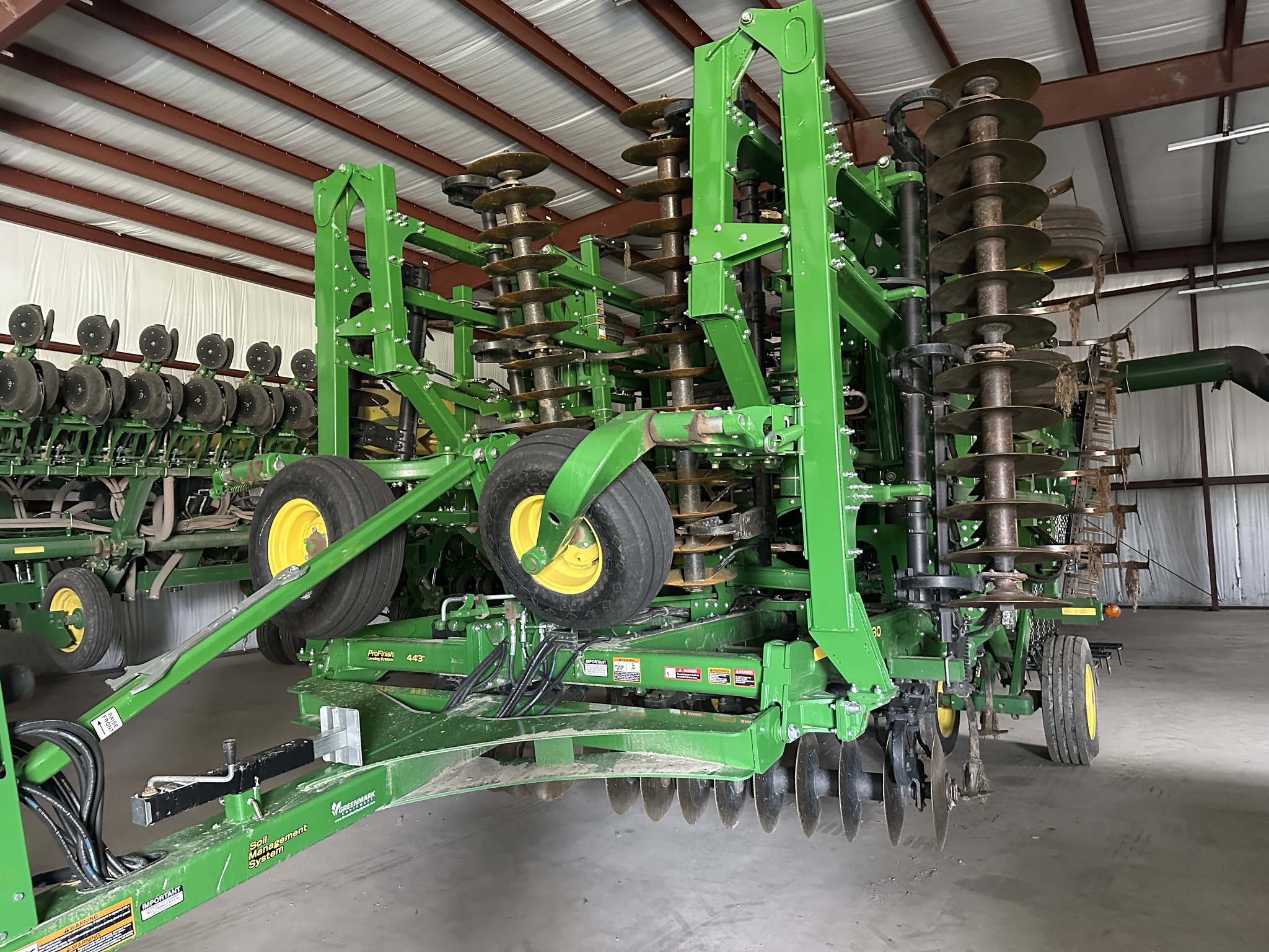 2019 John Deere 2330 Image 2