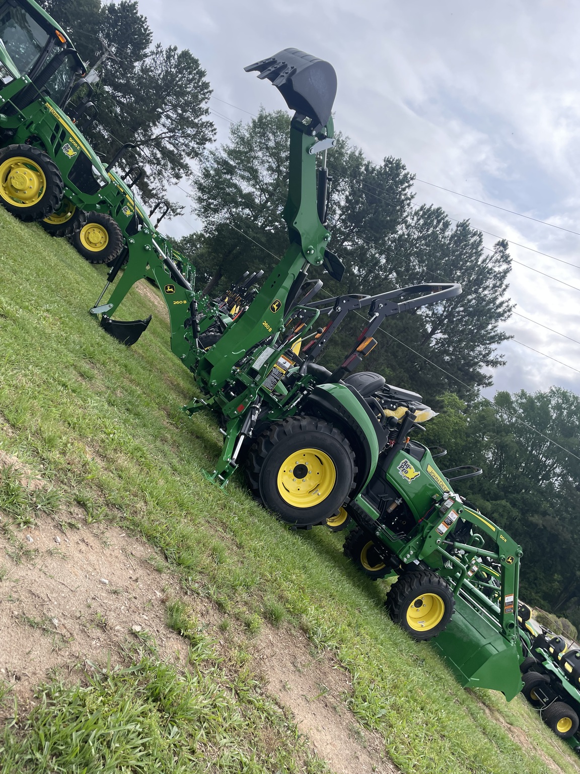 2023 John Deere 2025R Image 4