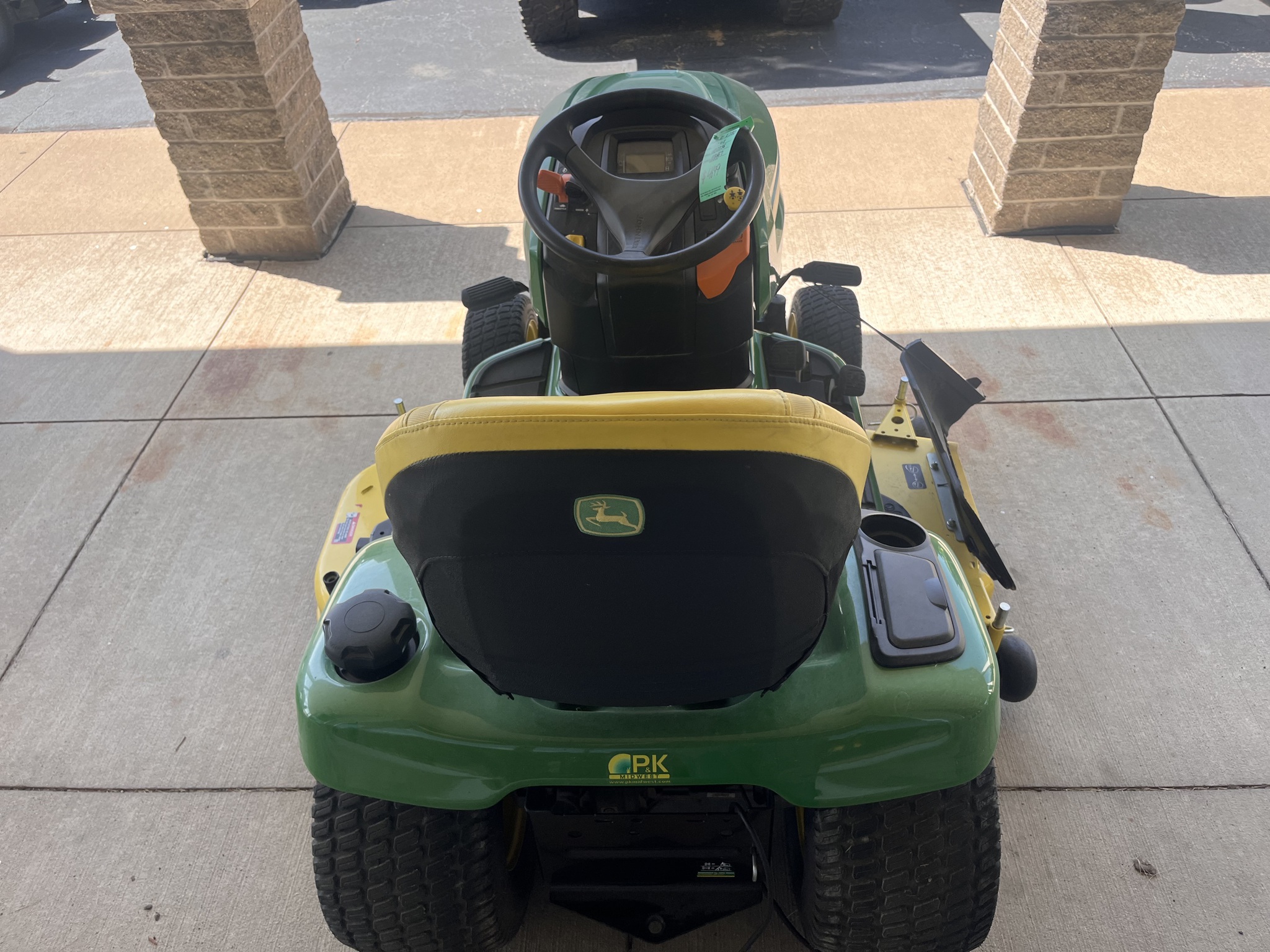 2021 John Deere X380 Image 4
