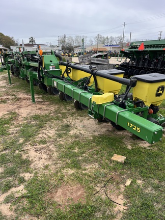 2019 John Deere 1725 Photo 2