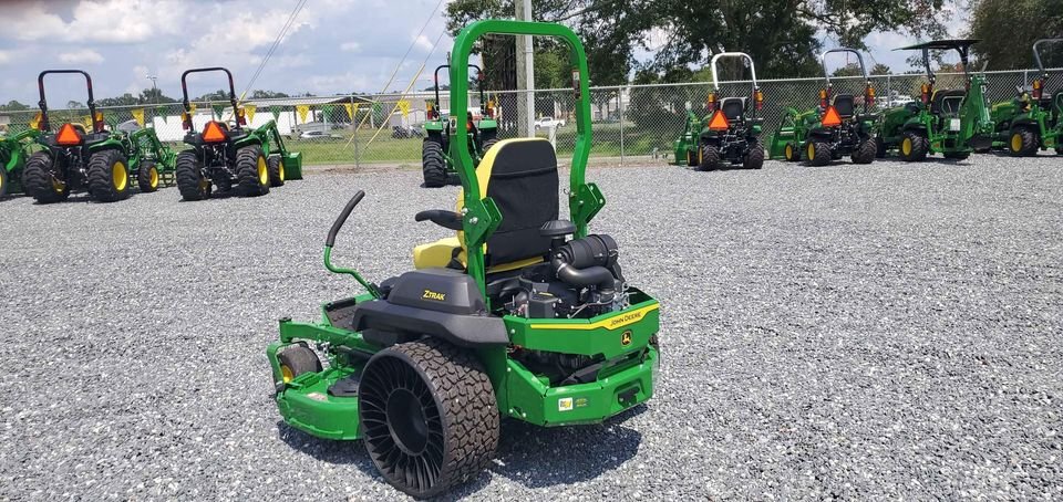 2025 John Deere Z760R Image 1