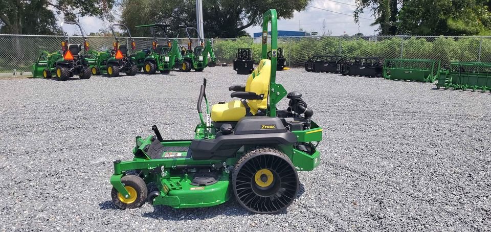 2025 John Deere Z760R Image 3