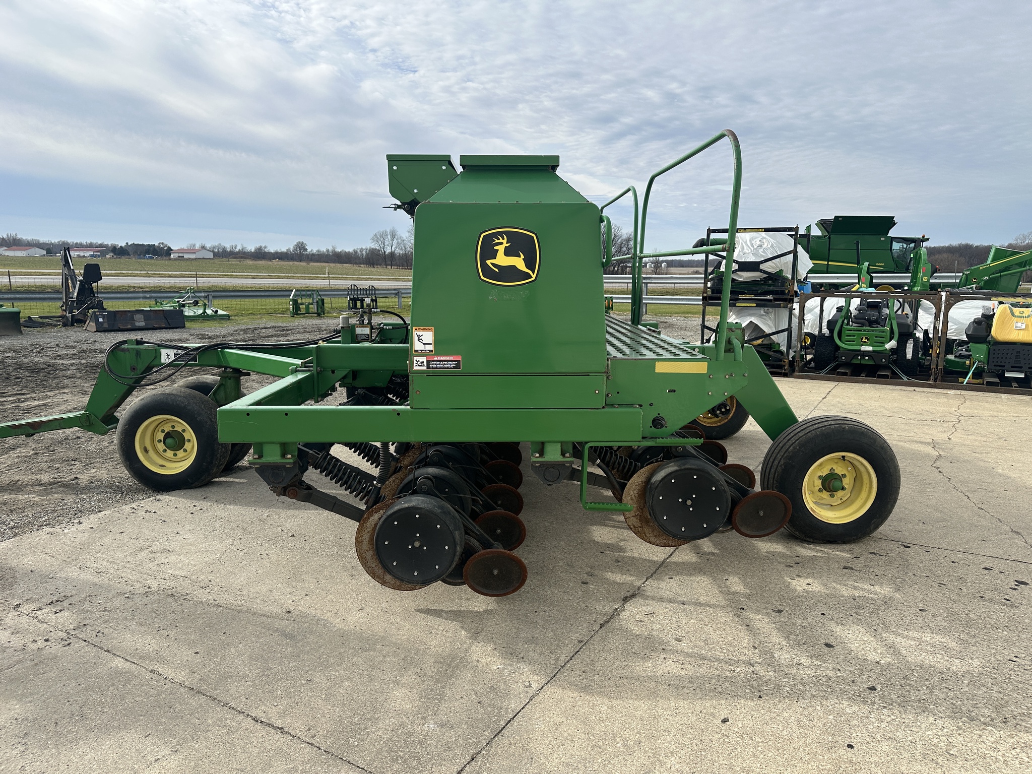 2003 John Deere 1590 Image 8