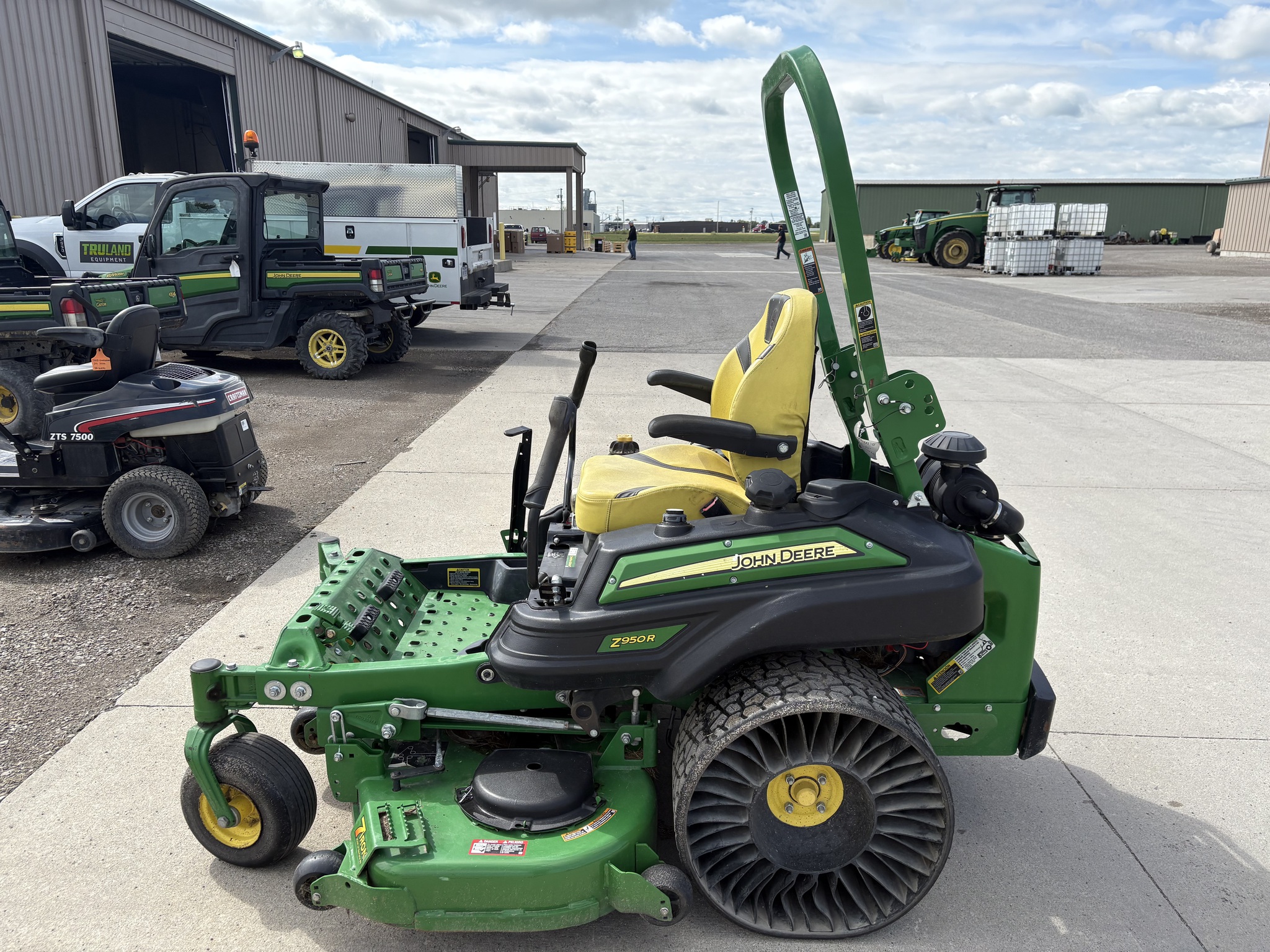 2020 John Deere Z950R Image 8