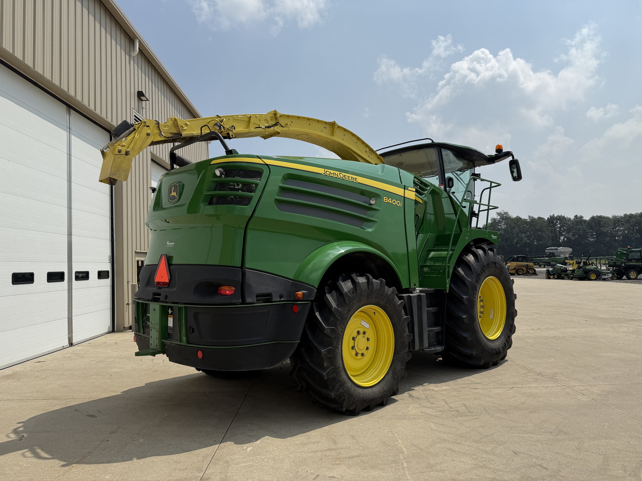 2015 John Deere 8400 Image 3