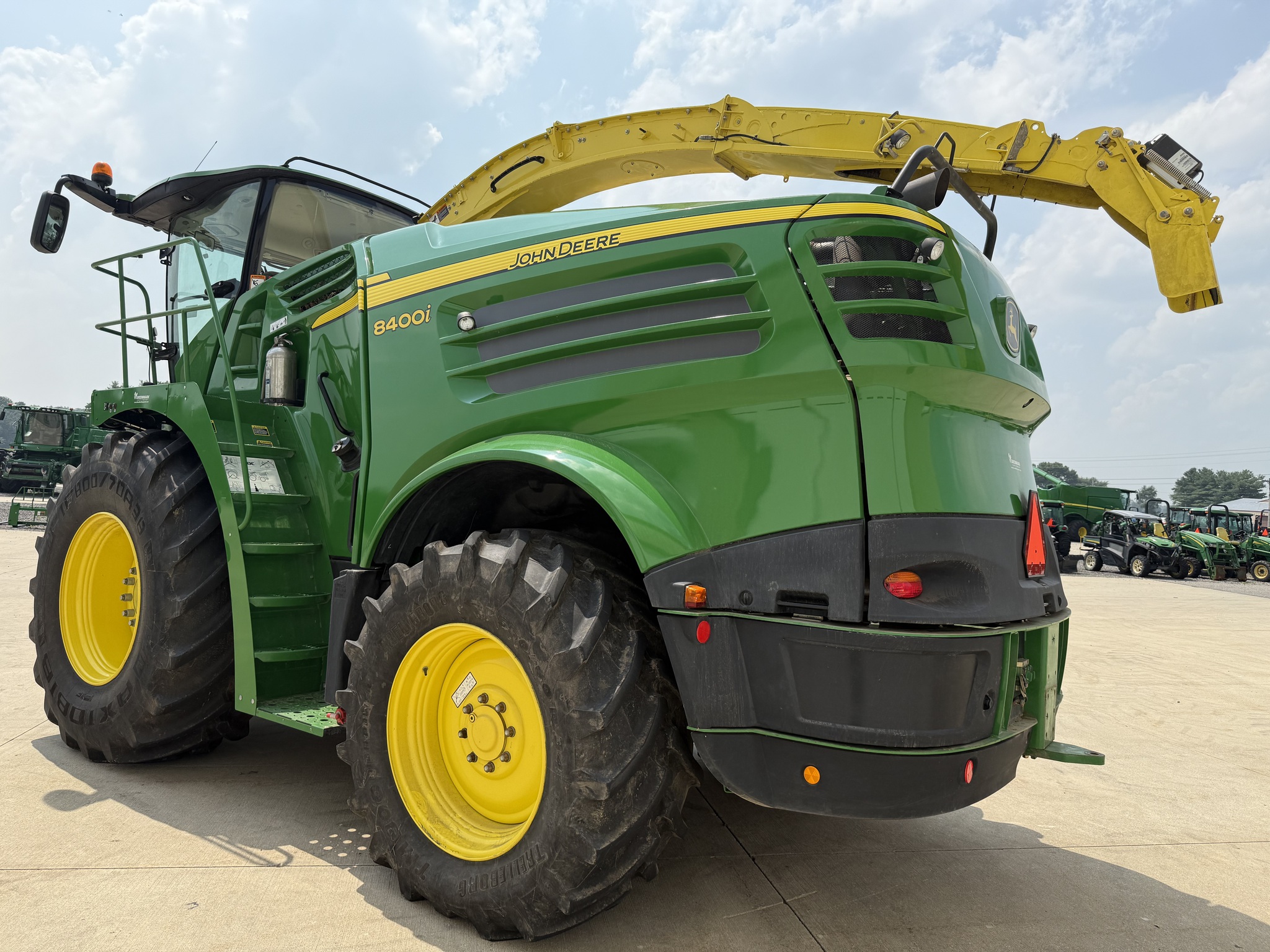 2015 John Deere 8400 Image 5