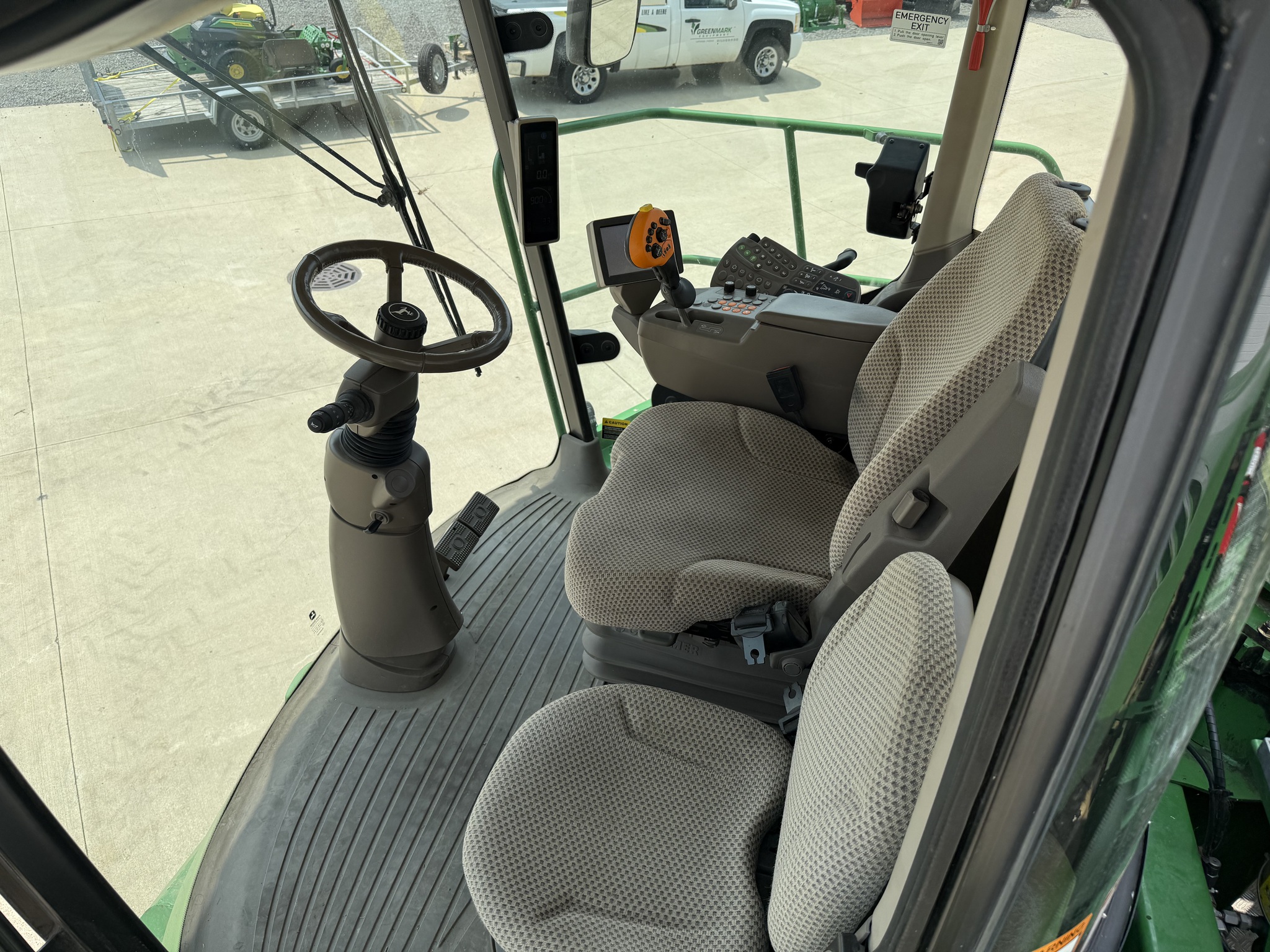 2015 John Deere 8400 Image 9