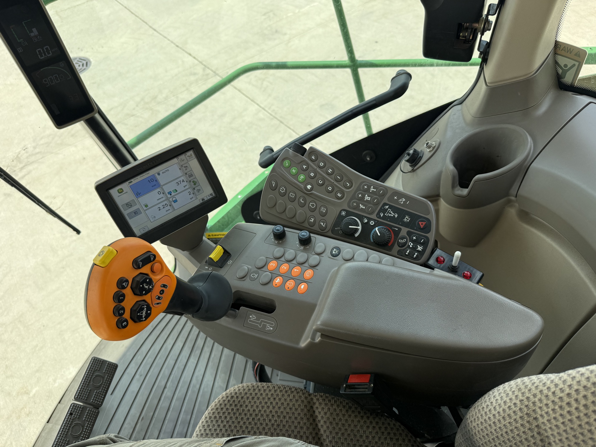 2015 John Deere 8400 Image 10
