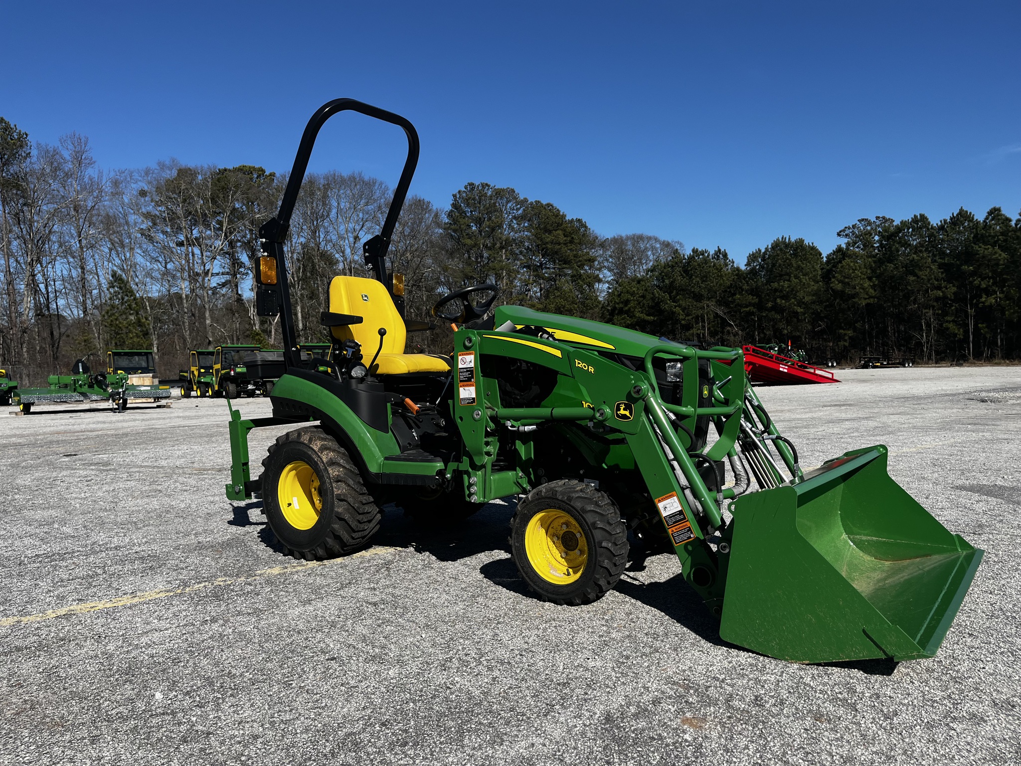 2022 John Deere 1025R Image 1