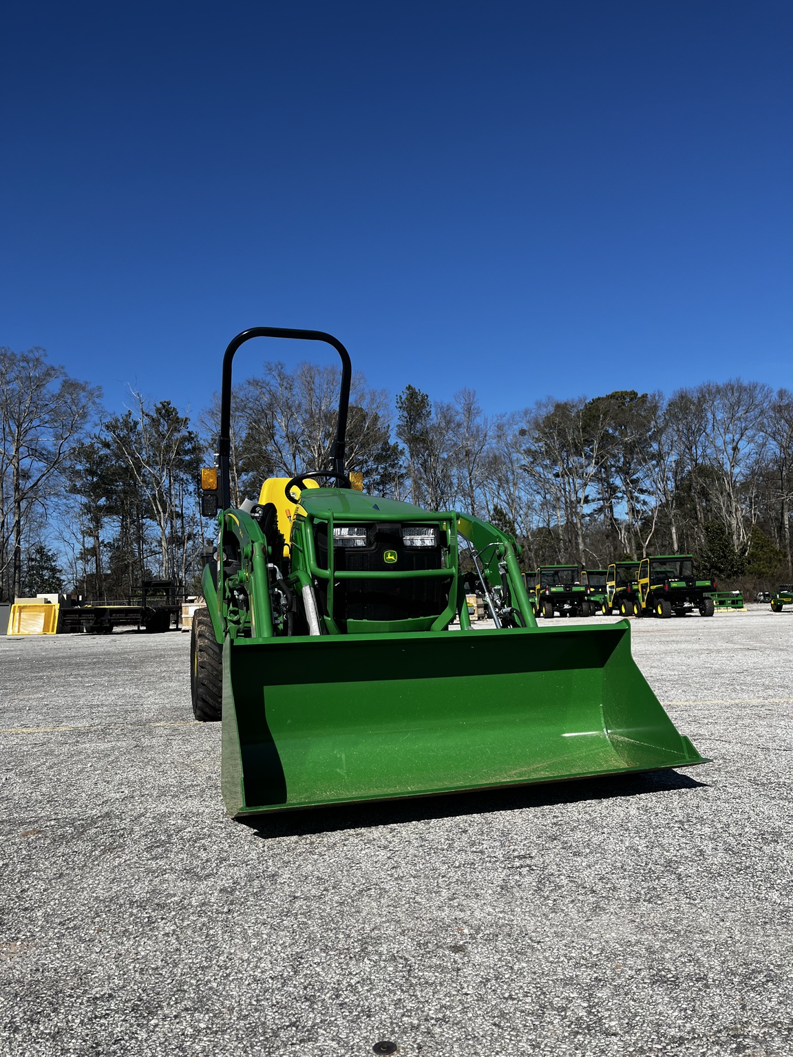 2022 John Deere 1025R Image 2
