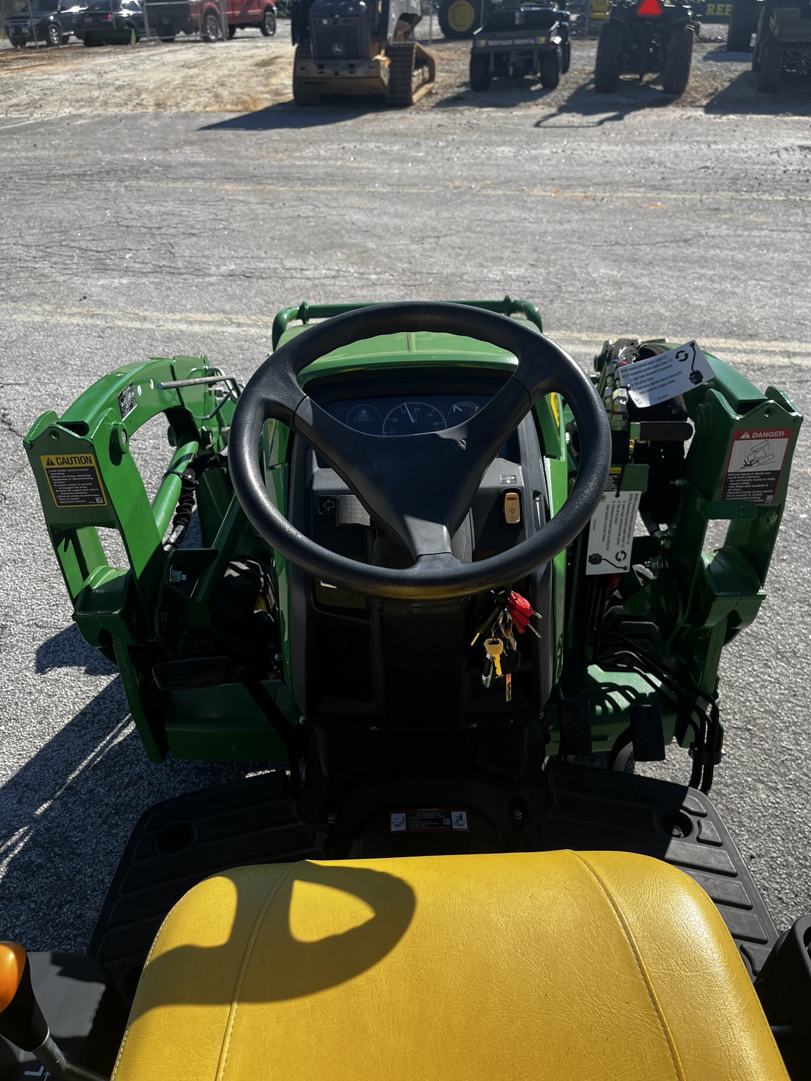 2022 John Deere 1025R Image 5