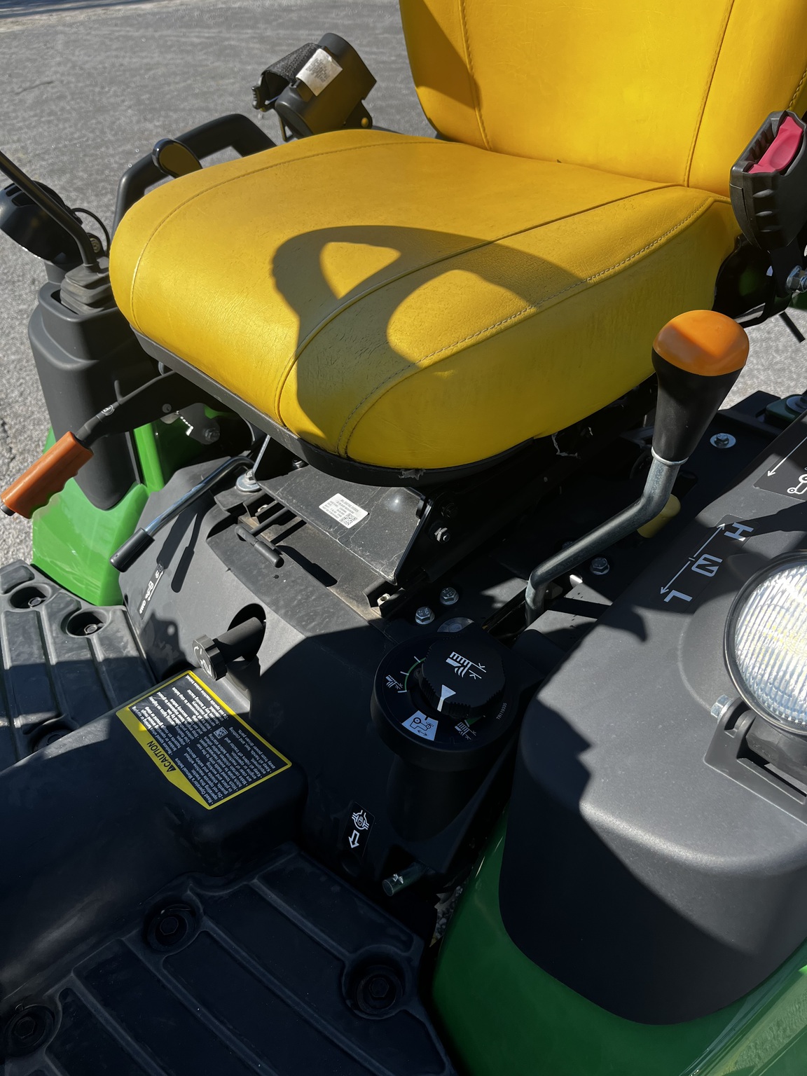 2022 John Deere 1025R Image 3