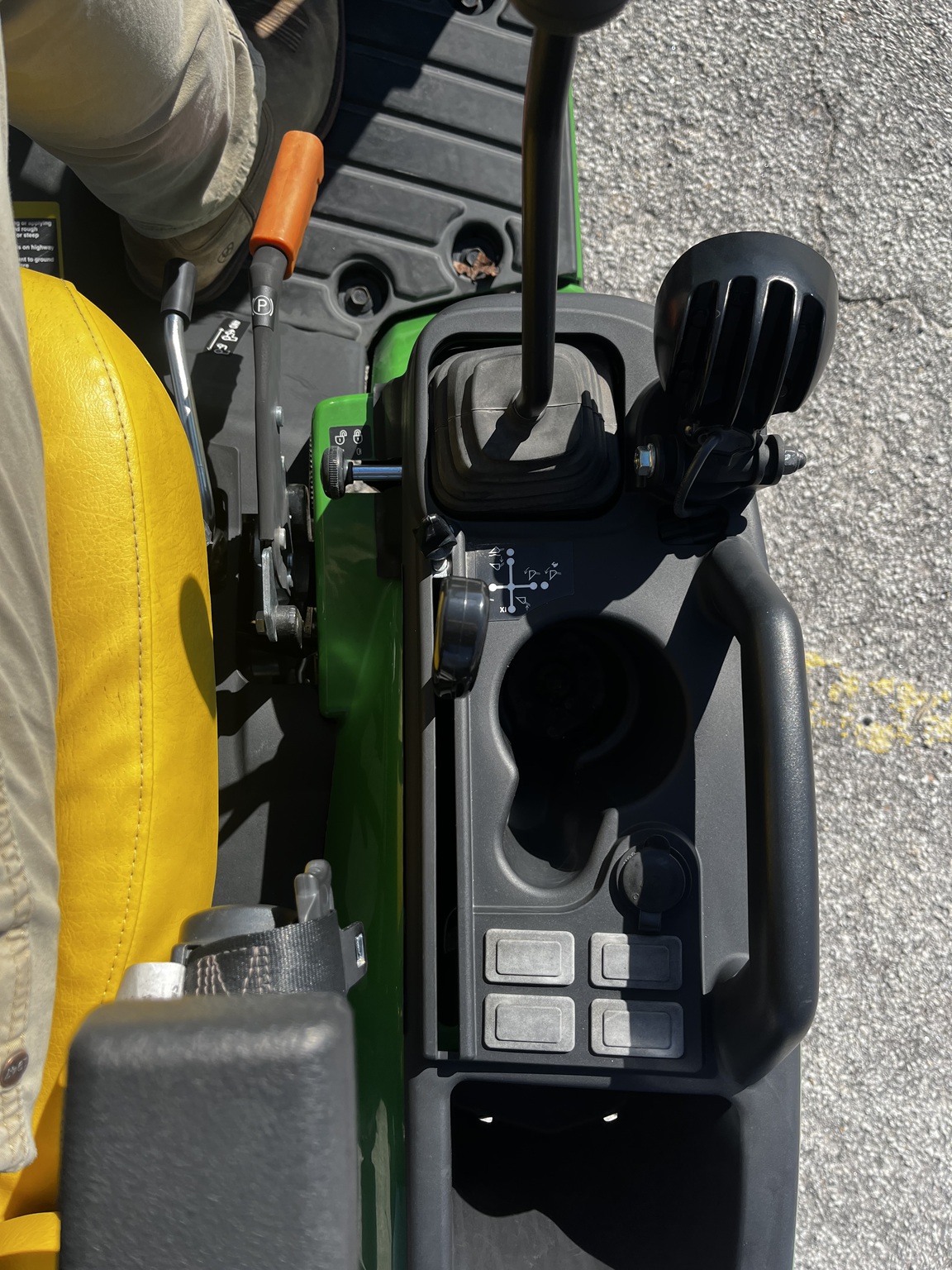 2022 John Deere 1025R Image 8