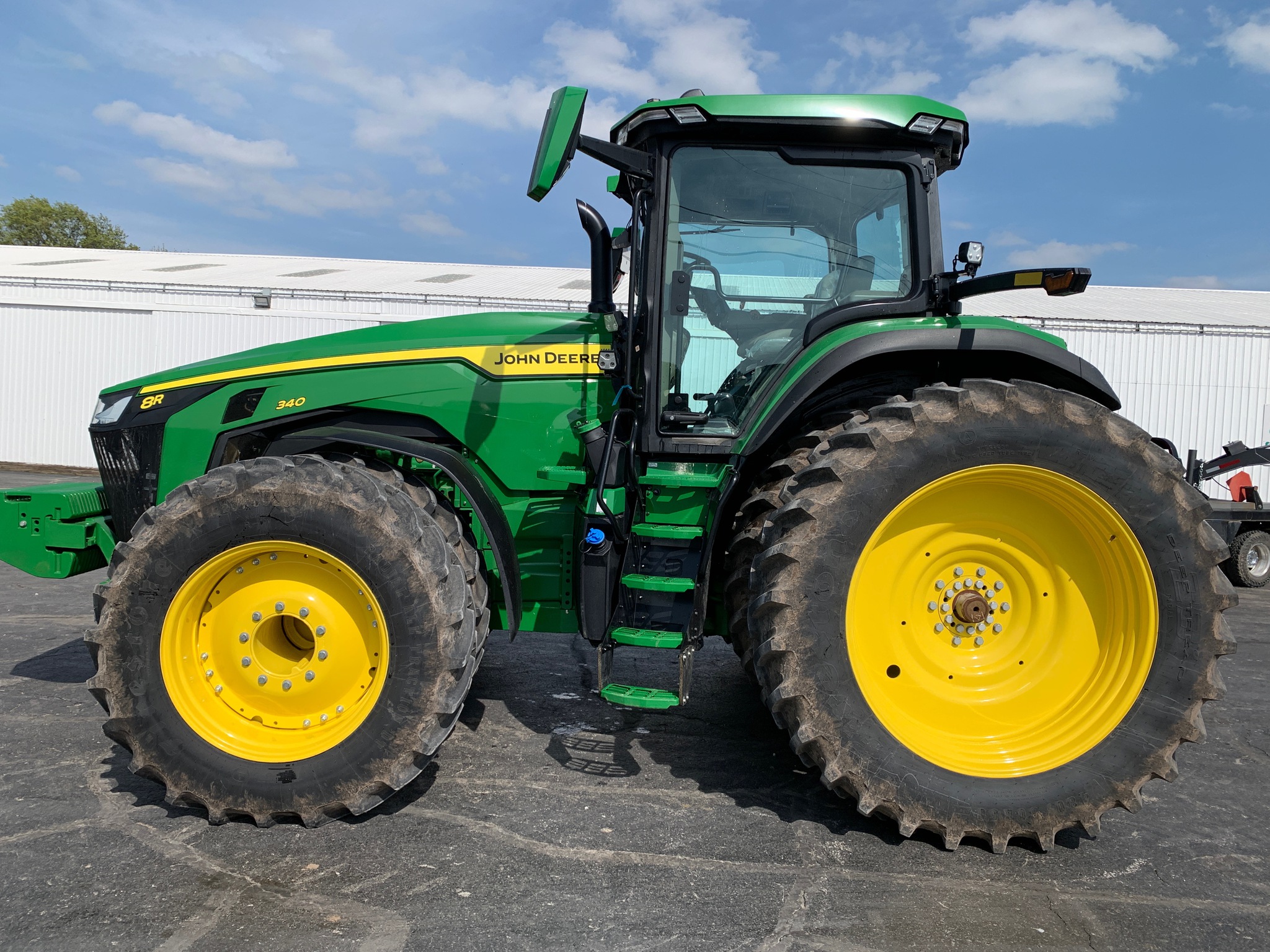  2024 John Deere 8R 340 at Heritage Tractor in Lamar, MO