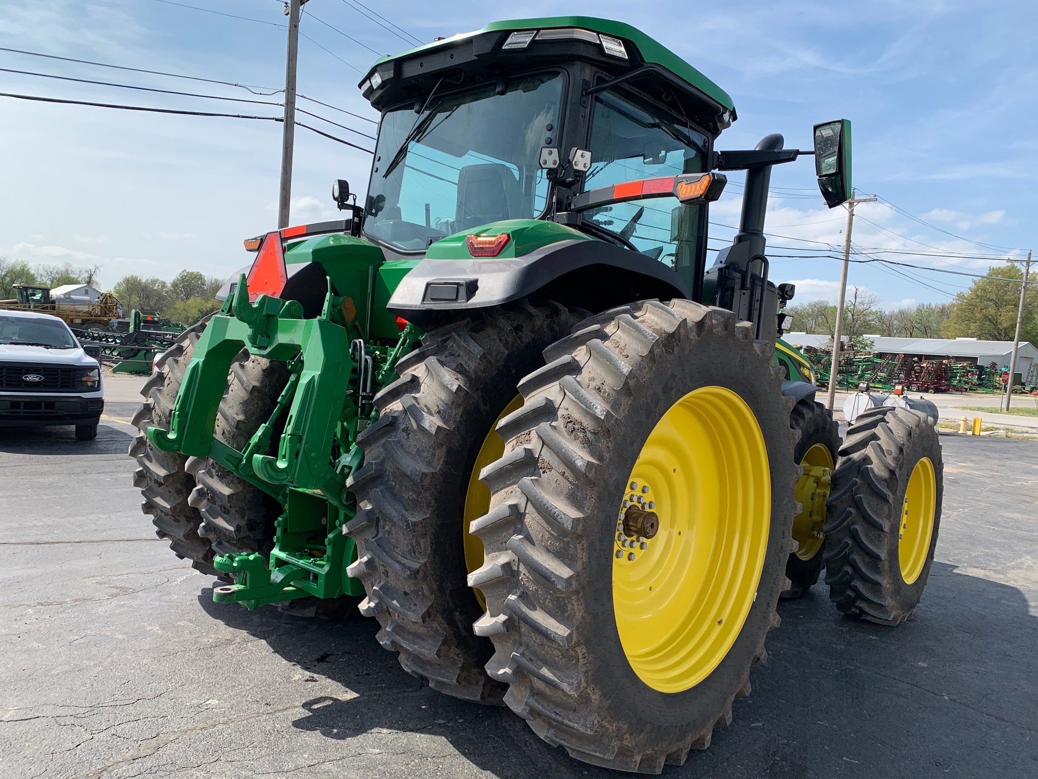  2024 John Deere 8R 340 at Heritage Tractor in Lamar, MO