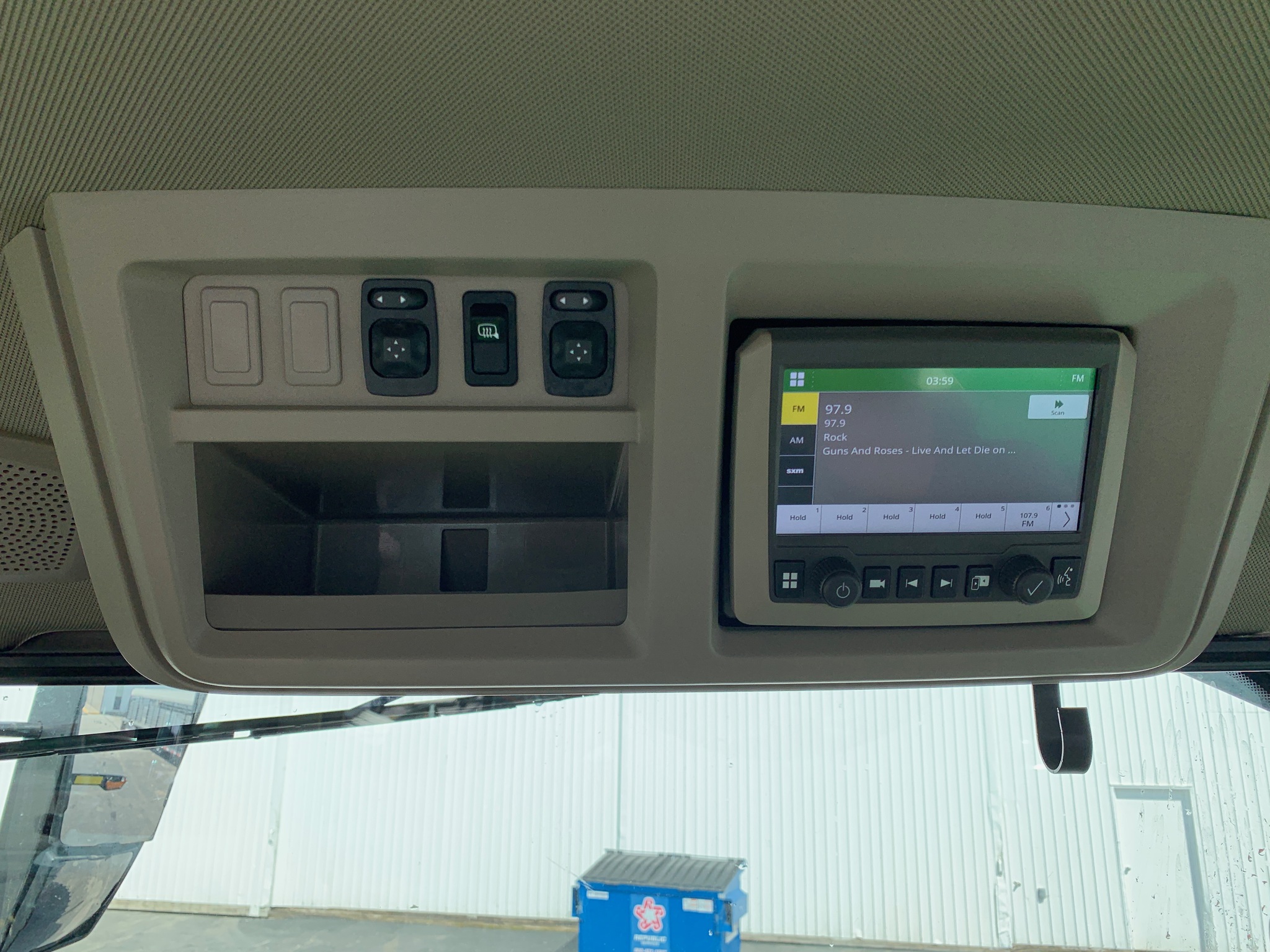  2024 John Deere 8R 340 at Heritage Tractor in Lamar, MO