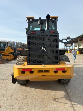 2024 John Deere 444G