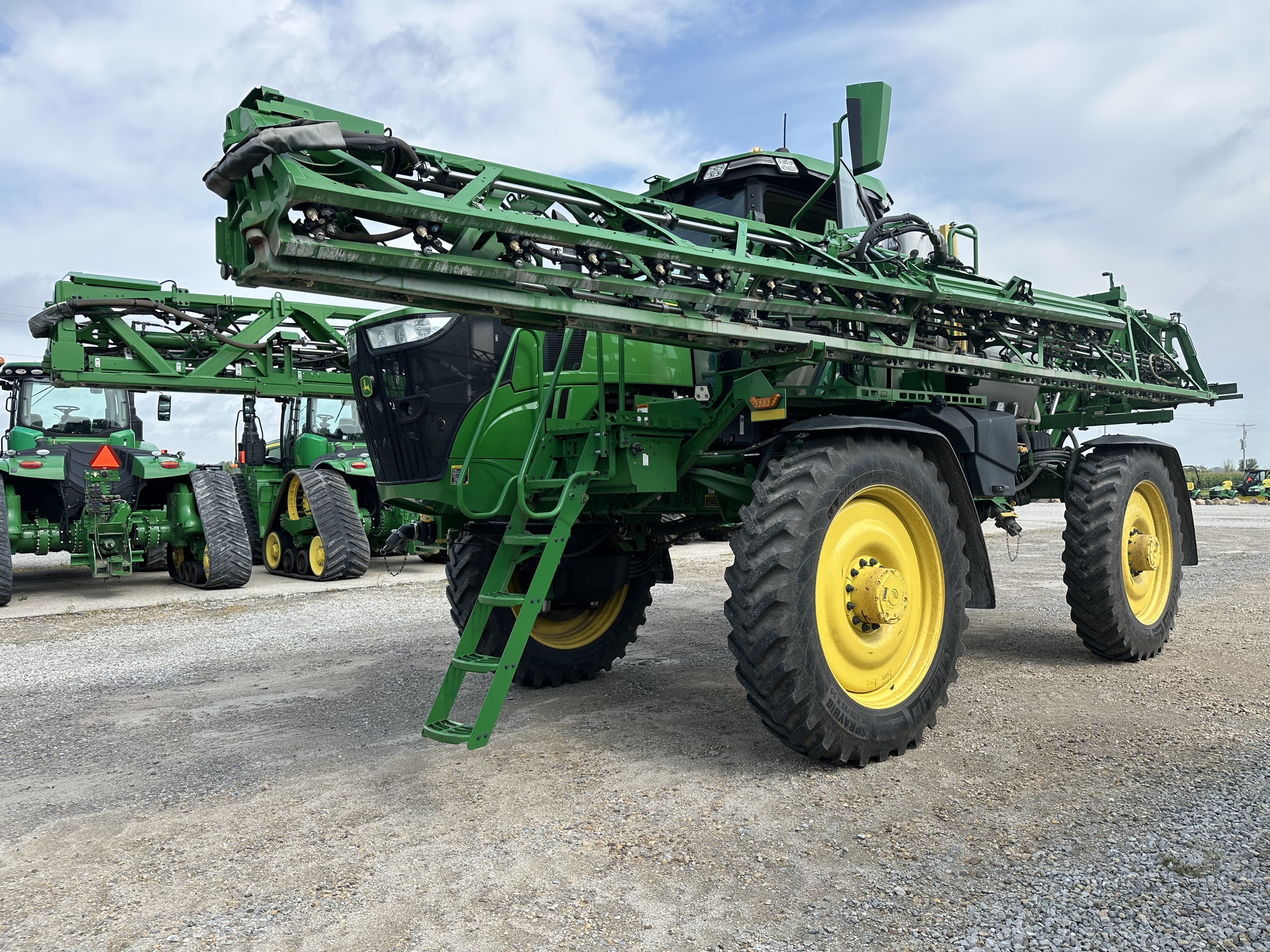 2022 John Deere 616R Image 2