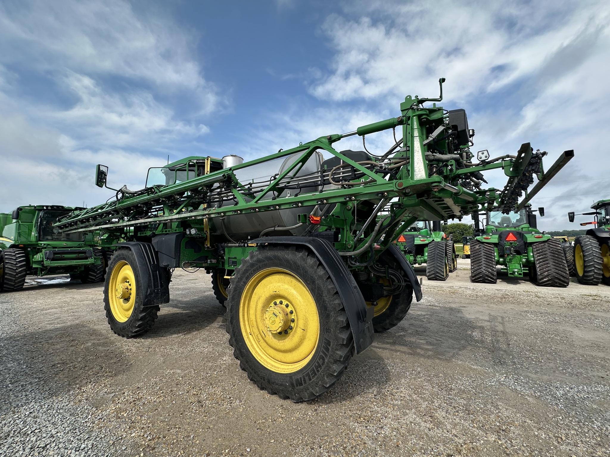 2022 John Deere 616R Image 3