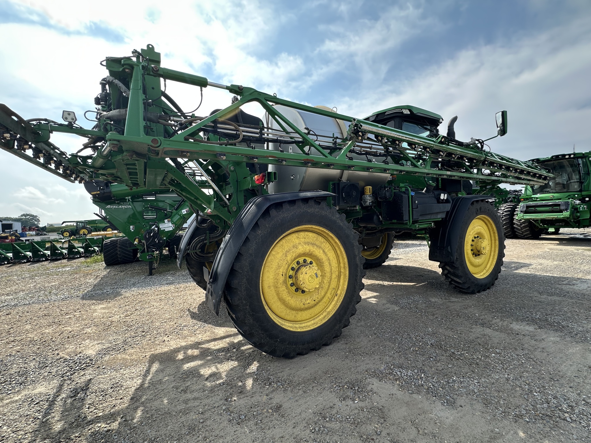 2022 John Deere 616R Image 5