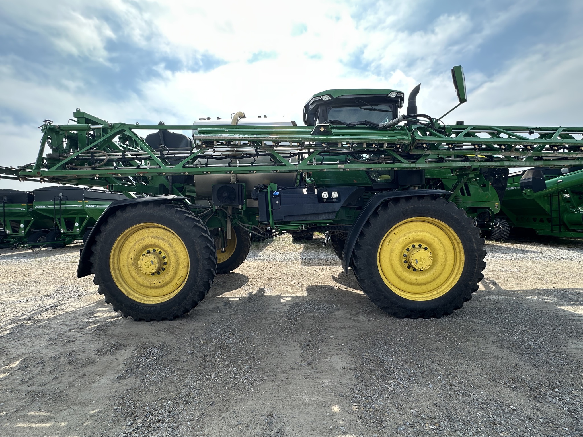 2022 John Deere 616R Image 6