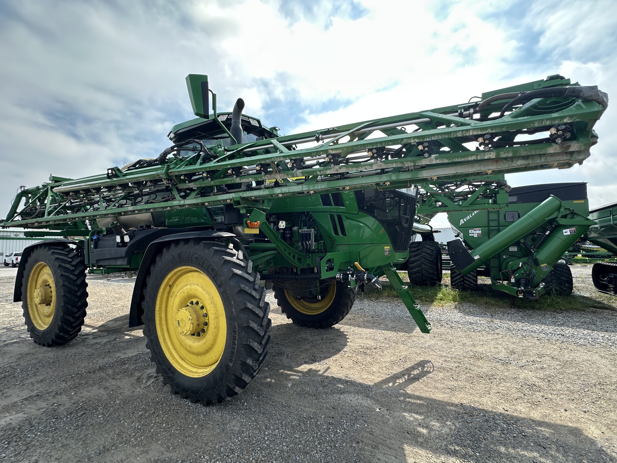 2022 John Deere 616R Image 7