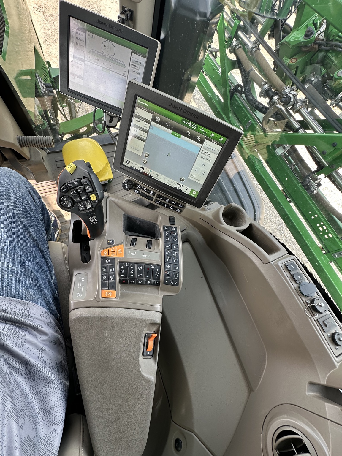 2022 John Deere 616R Image 15