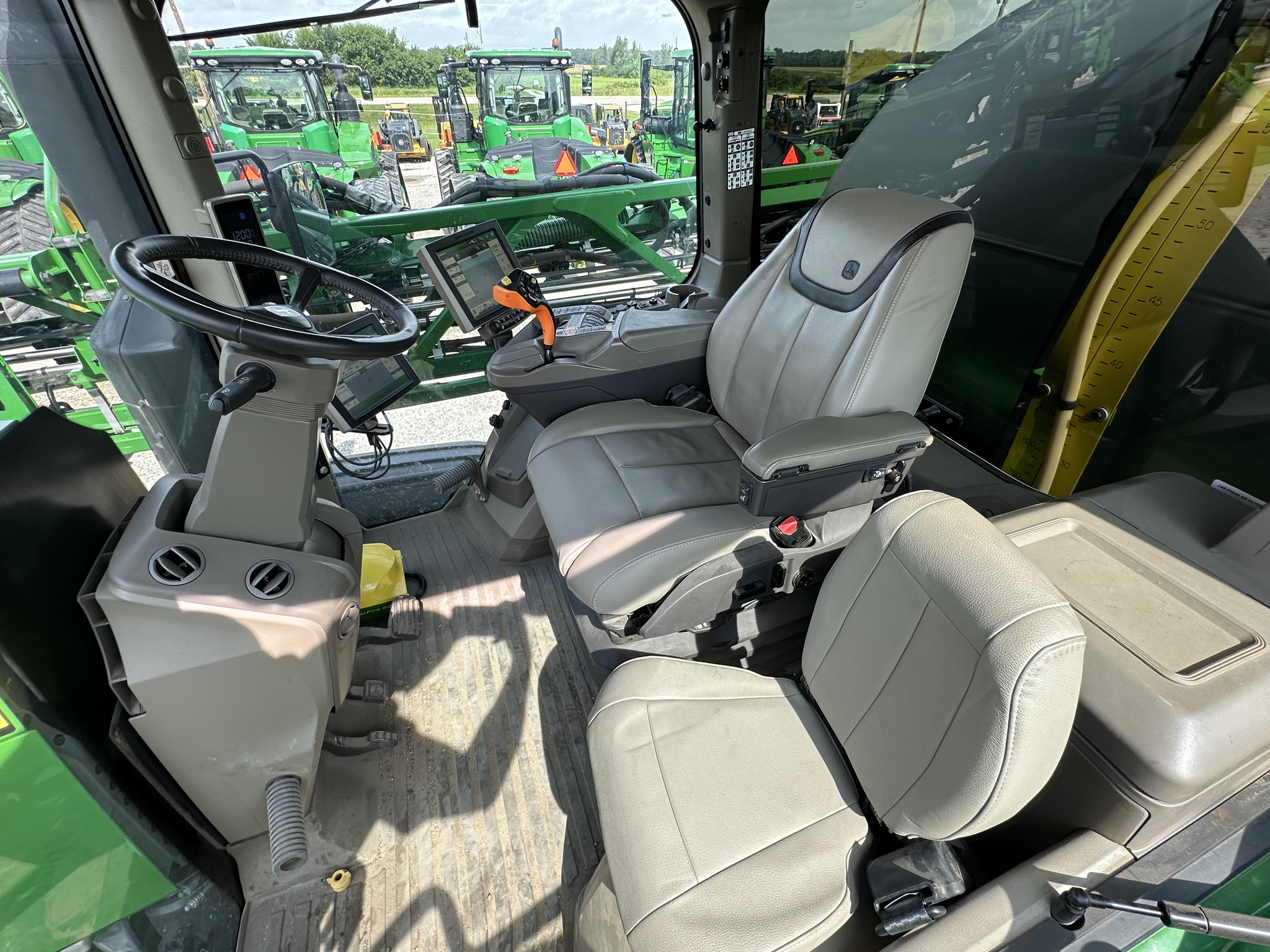 2022 John Deere 616R Image 17