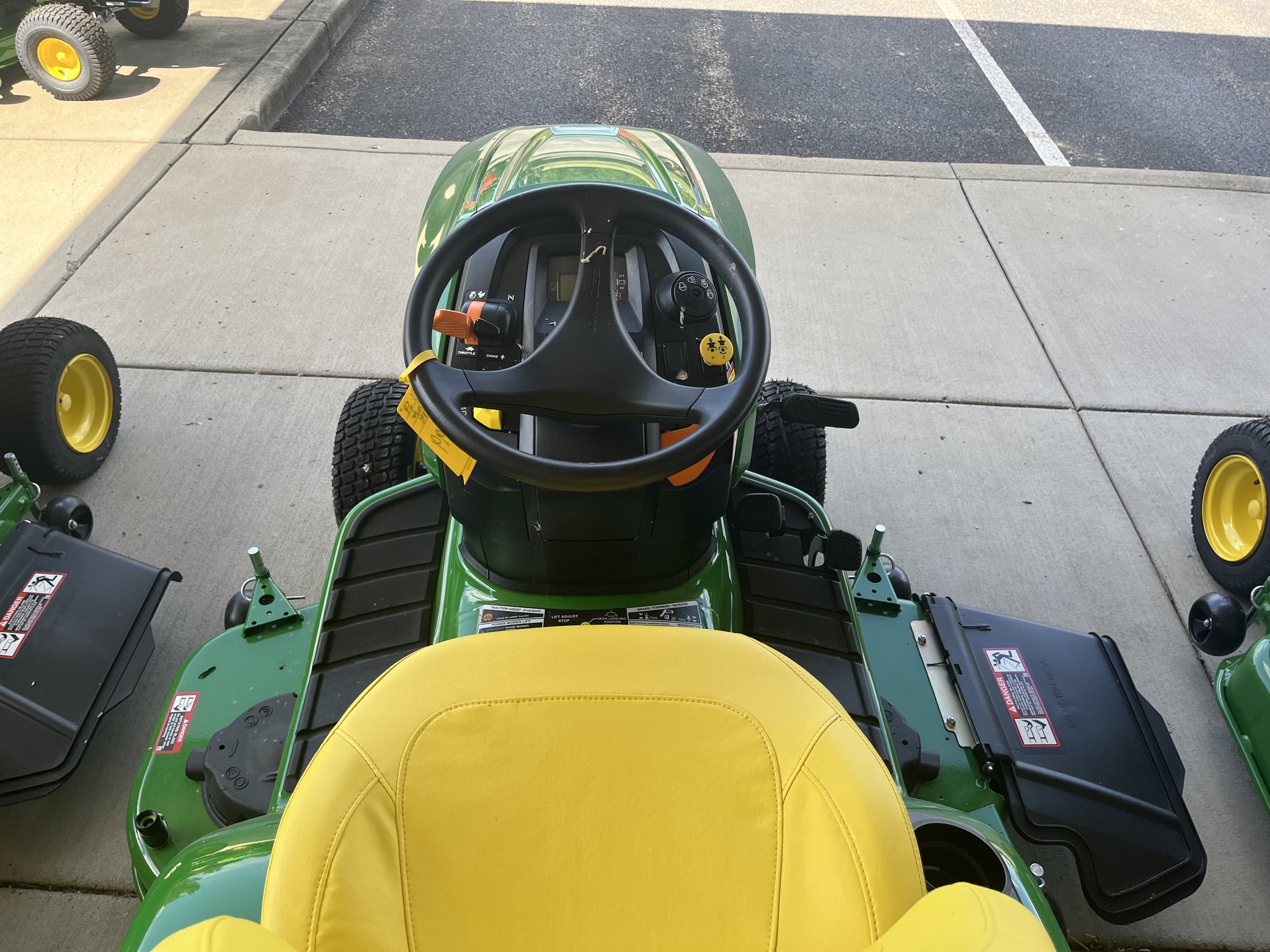 2025 John Deere X390 Image 8