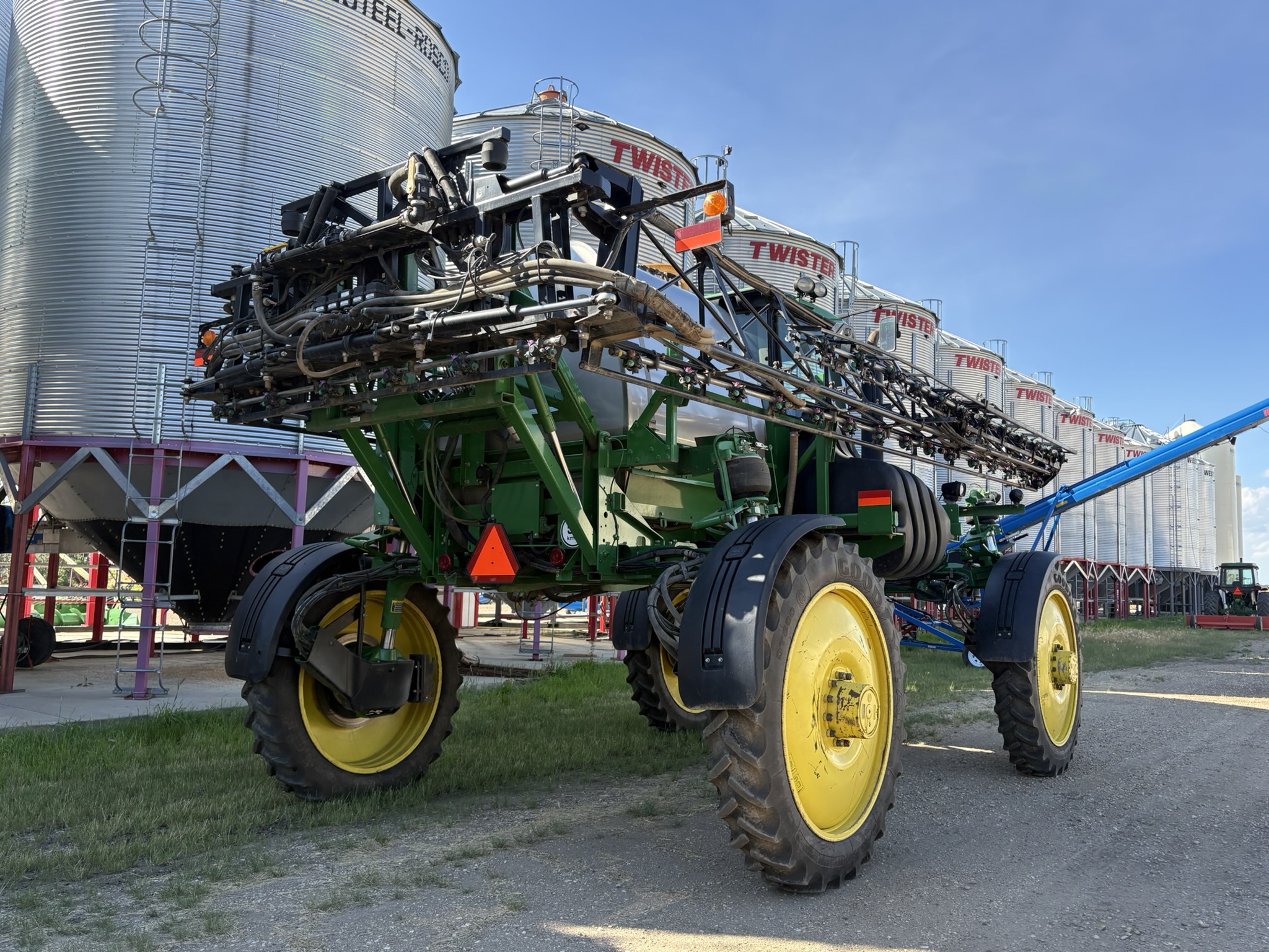 2013 John Deere 4830 Image 3