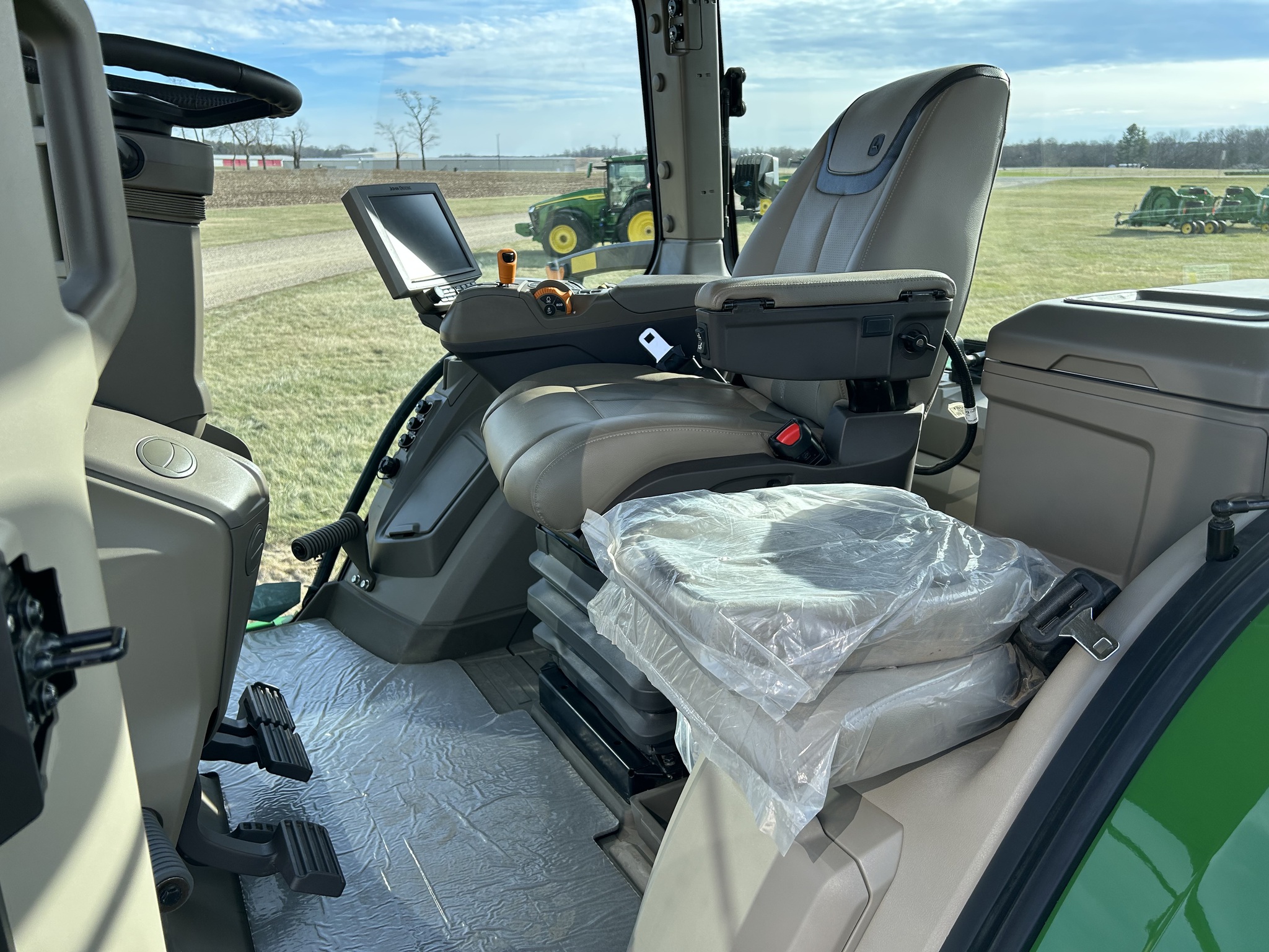  2023 John Deere 8R 310 at Heritage Tractor in Lacon, IL