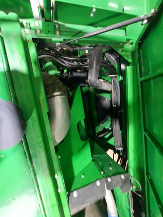 Used 2017 John Deere S690 Combines at Horizon Ag & Turf in Lloydminster, AB - Photo8